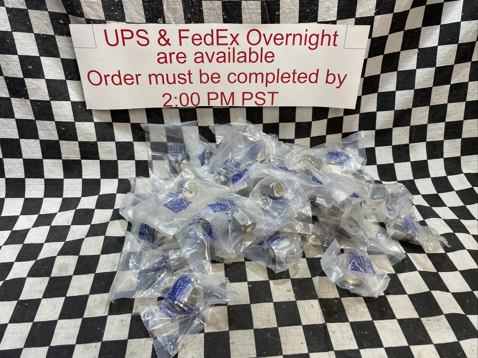 SWAGELOK SS-4-HVCR-1SR, SS4HVCR1SR, High Flow VCR NUT 1/4″ VCR, LOT OF 39