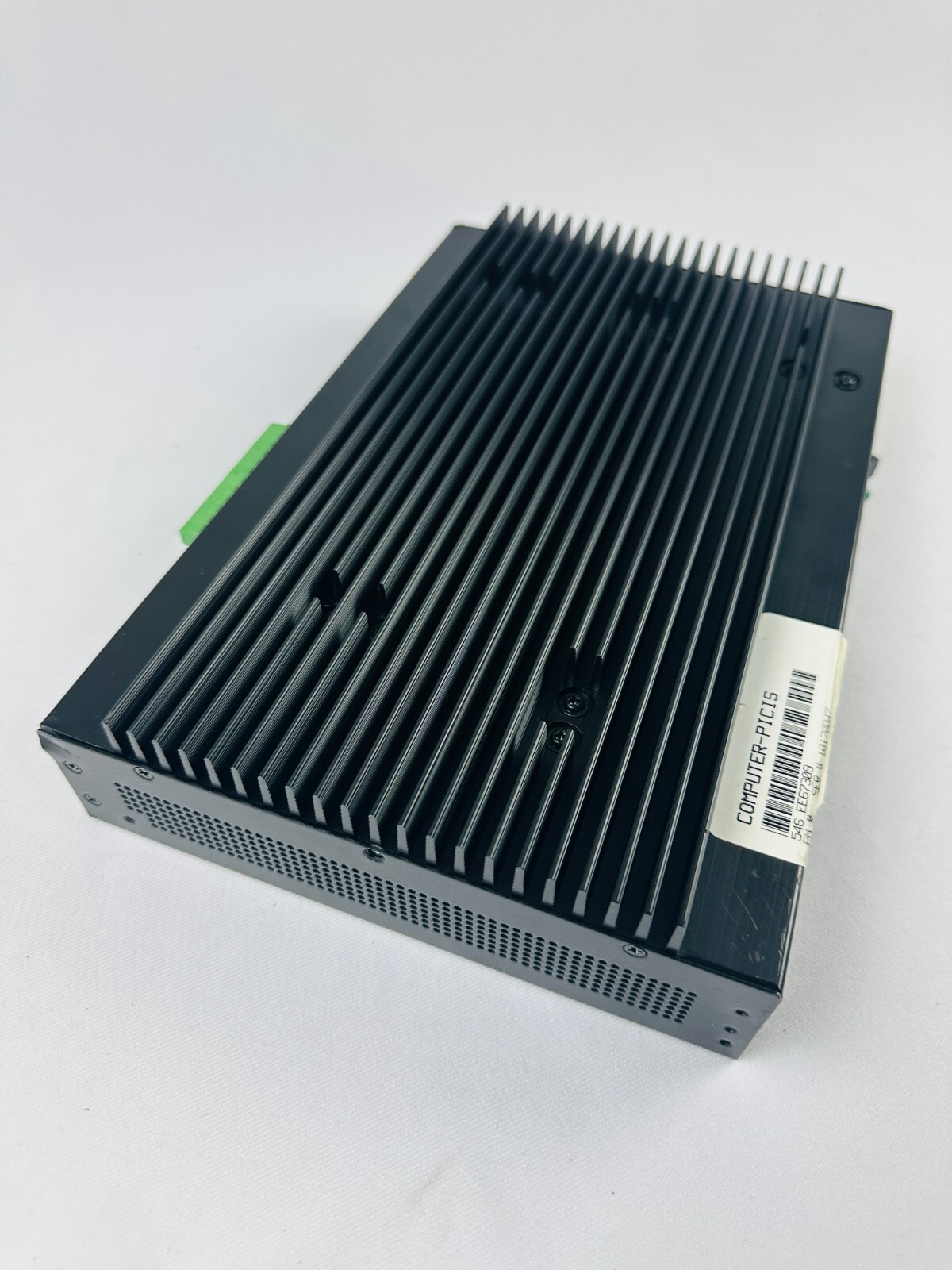 Tangent BAR-048D Rugged Mini UX Fanless Industrial Computer