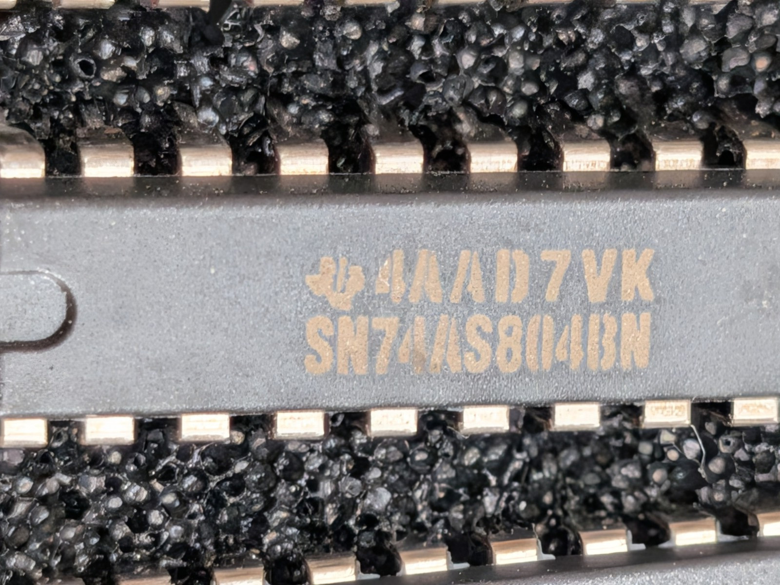 IC Lot. 24 Pcs TI 27C512 28 Pin Ceramic UV EPROM IC + 5 TSCC51 uControllers