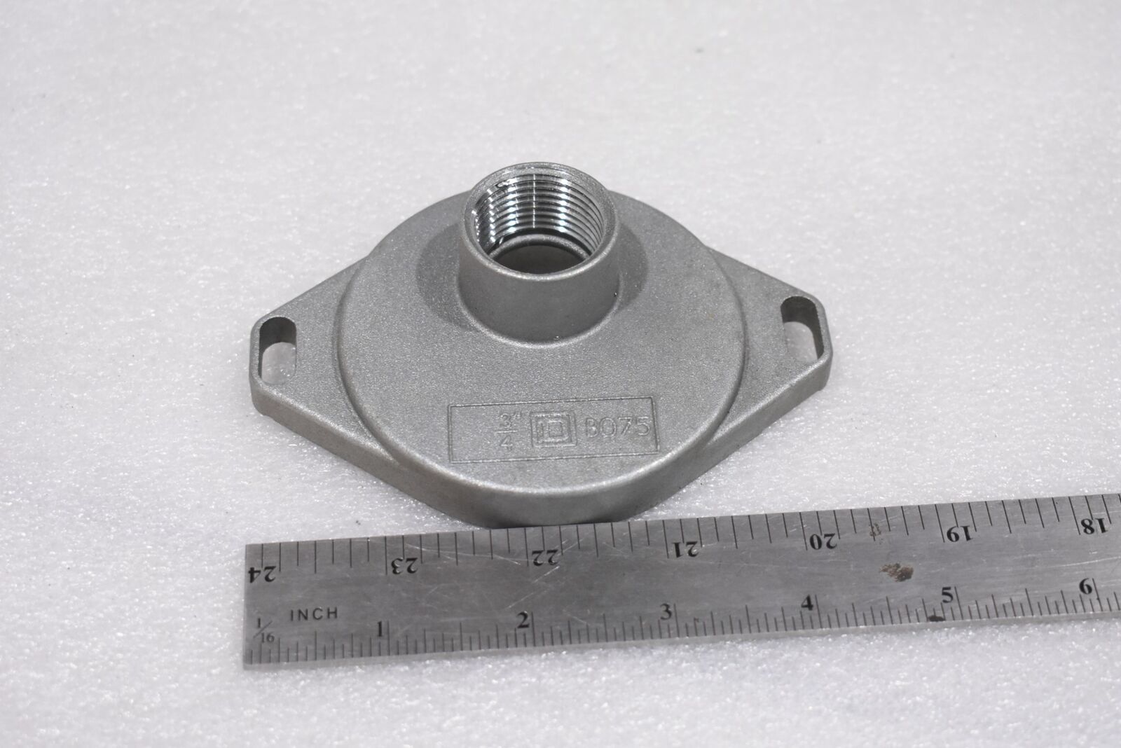 SQUARE D B-075 INTERCHANGEABLE RAINTIGHT HUB 3/4″