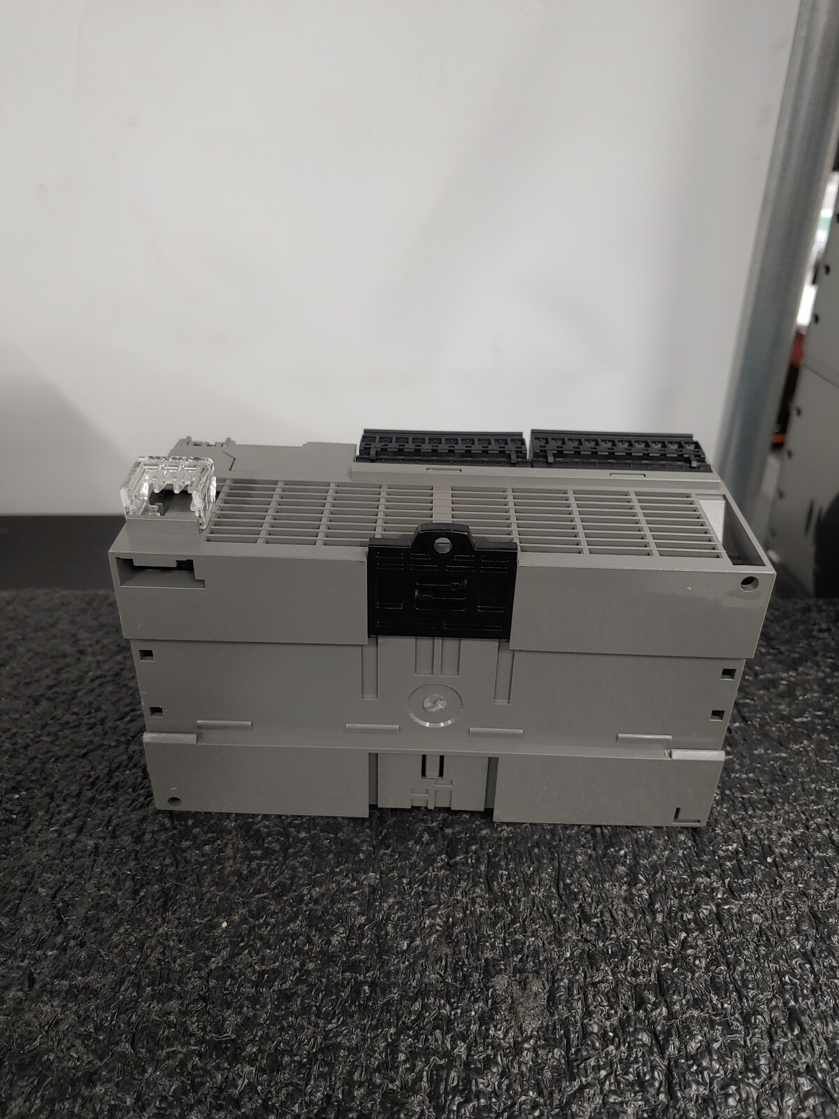 IDEC FC6A-C40R1CE 40IO CPU 24VDC Relay FC6A MicroSmart PLC