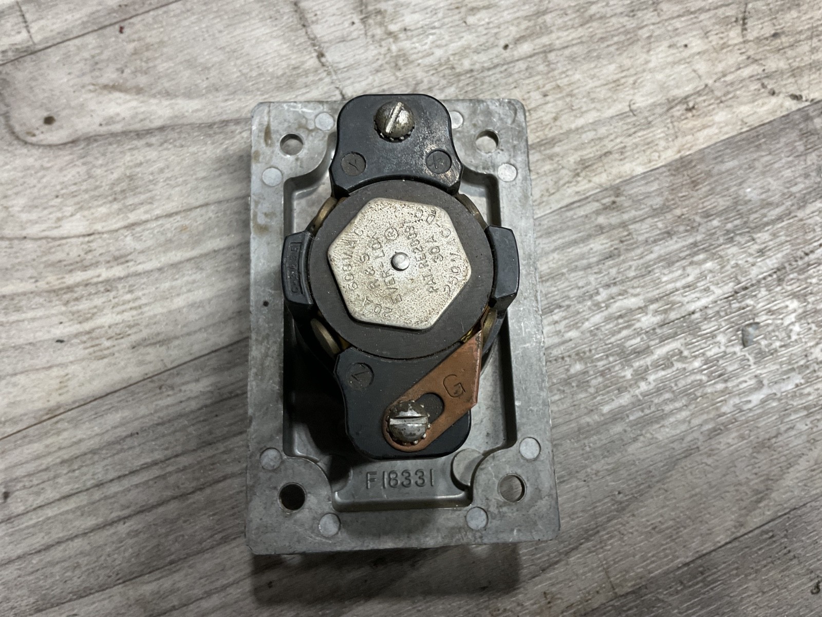 RUSSELL & STOLL SKR8G MULTI PIN RECEPTACLE 30A 250V #326M115