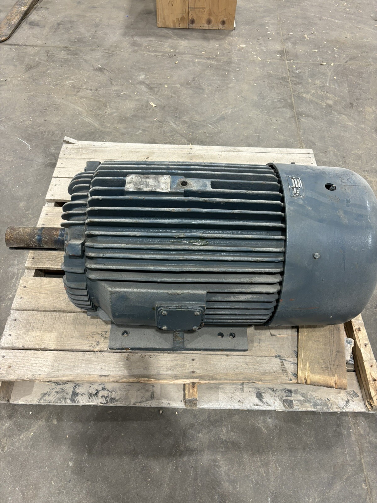 60HP 460V – TOSHIBA B0608FLF38SHJ – 60 HP ELECTRIC MOTOR 888 RPM 405T