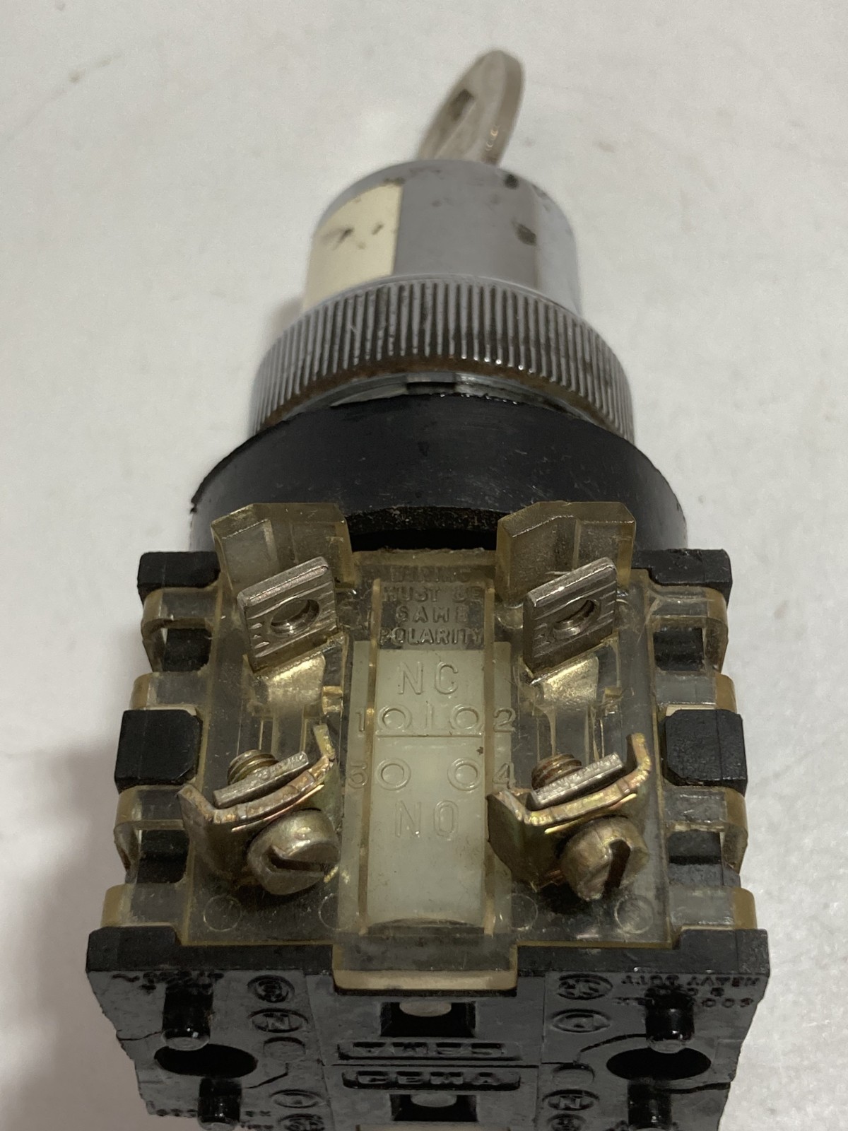 GE CR104J121 SELECTOR SWITCH 2NO/2NC 2 POSITION MAINTAINED CYLINDER LOCK