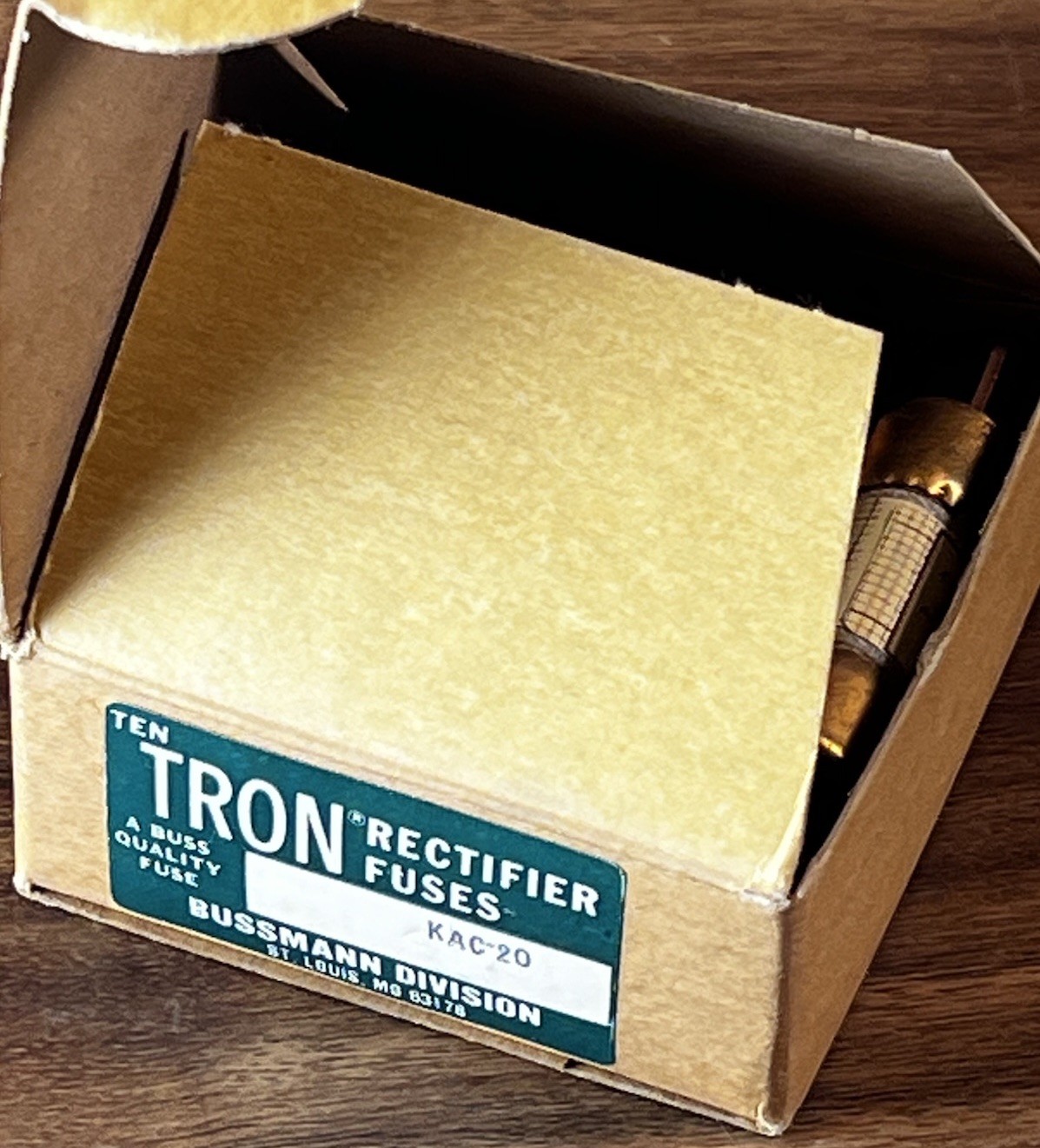 Lot of (10) Bussmann Tron KAC-20 20A 600V Rectifier Fuses – NEW IN BOX