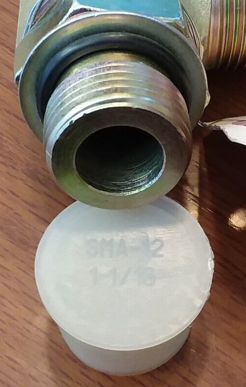 New Parker SMA-12, 1-1/16 Male X SMG-16, 1-7/16 Male 90 Degree Elbow Fitting
