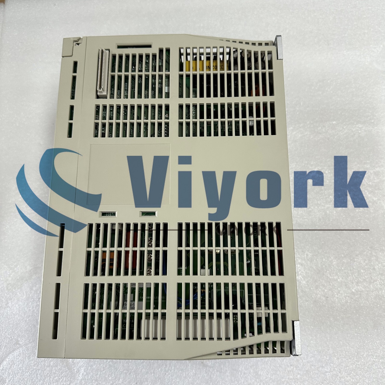 Yaskawa SGDH-30AE SERVO DRIVE 3KW 24.8AMP 0-230VAC 3PH NEW
