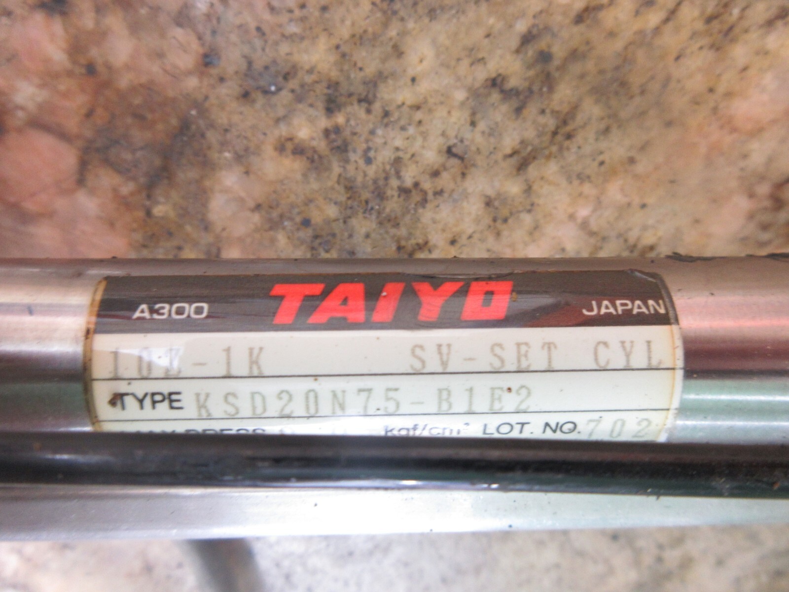 TAIYO A300 HYDRAULIC ARM 10Z-1K SV-SET CYL KSD20N75 B1E2 LOT. NO 702 EACH 1