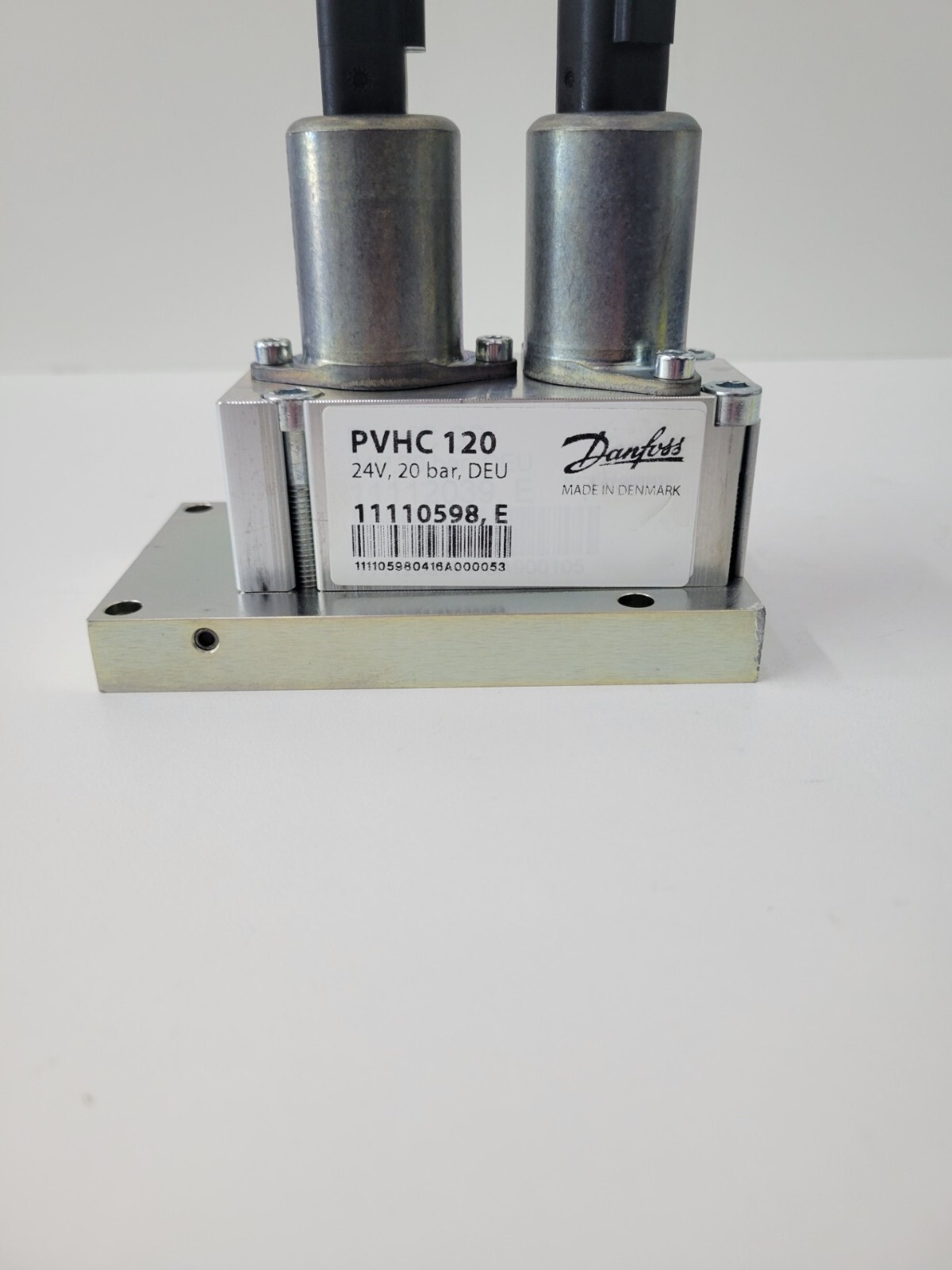 11110598 Danfoss PVHC120 Actuator 2x2DEU-24V-20BAR-180DEG