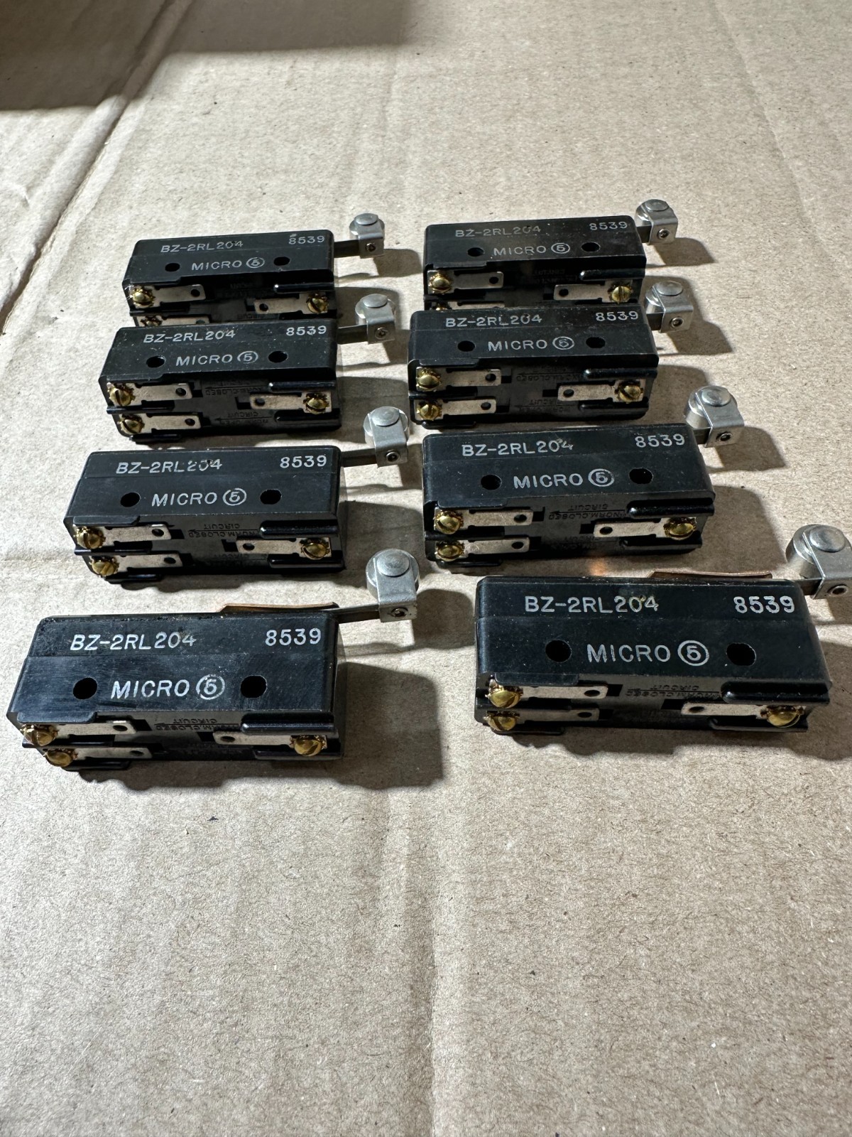 8 NEW MICROSWITCH BZ-2RL204