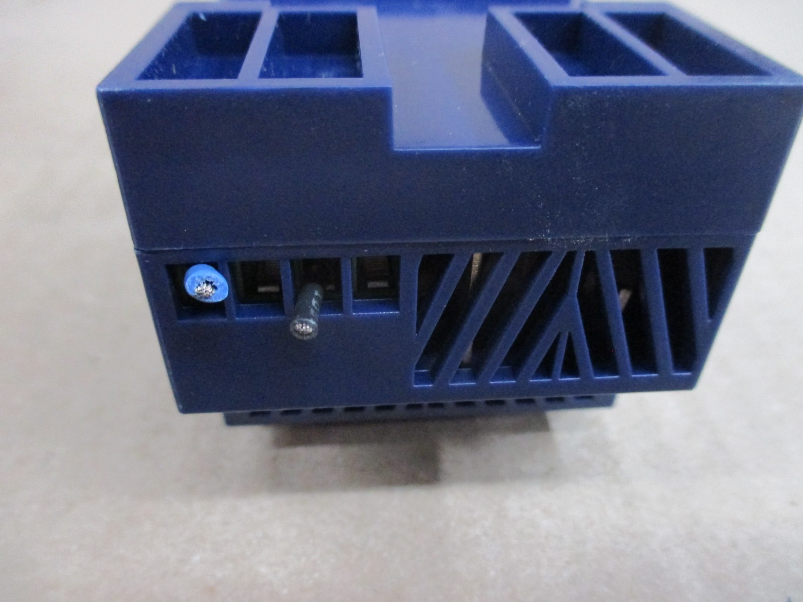 DSP 30-24 TDK-LAMBDA POWER SUPPLY INPUT 100 – 240 VAC OUTPUT 24VDC 30W USED
