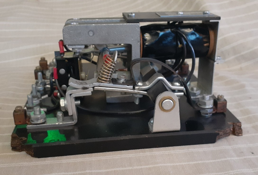 Zenith model MH-33 Ser T5214 3-Phase 30Amp Industrial Protection Relay