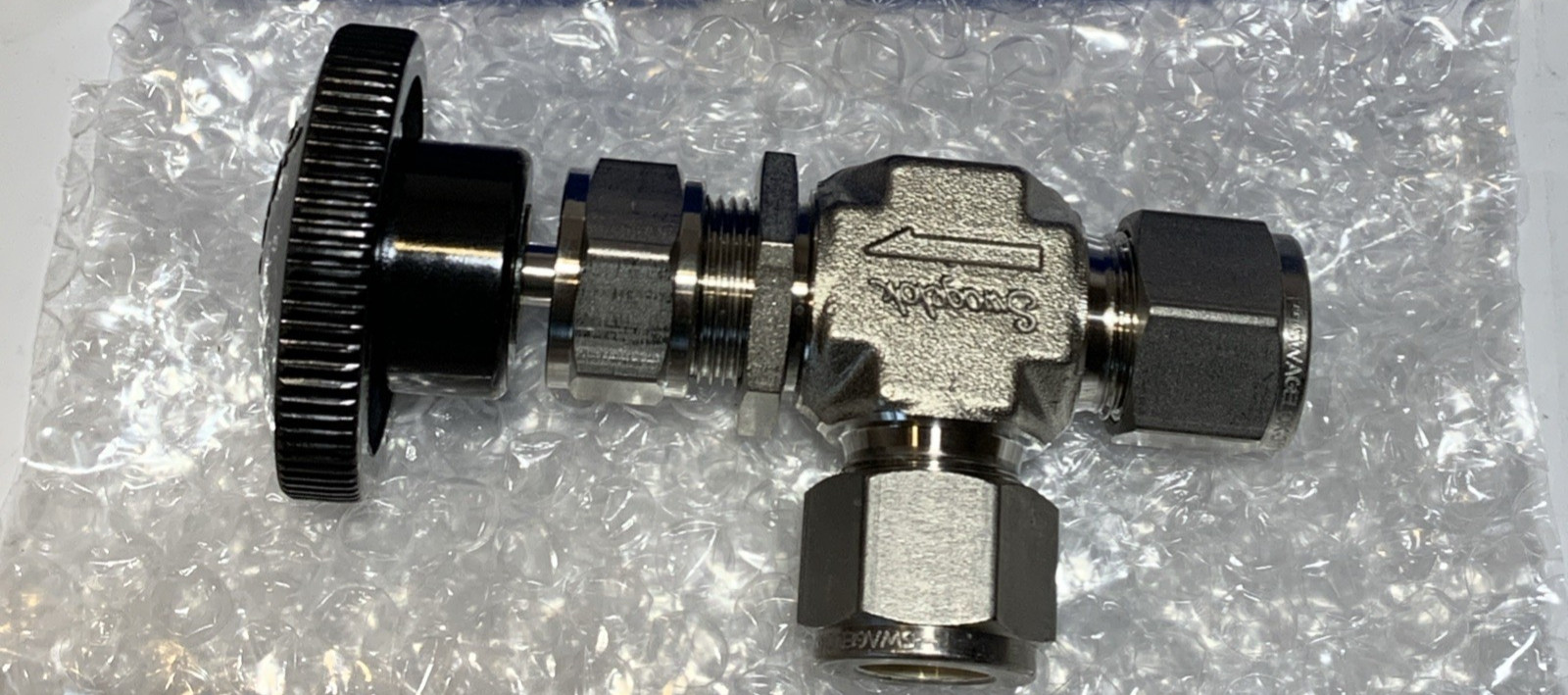 Swagelok SS-1RS8-A 316 stainless steel, integral bonnet angle-pattern needle