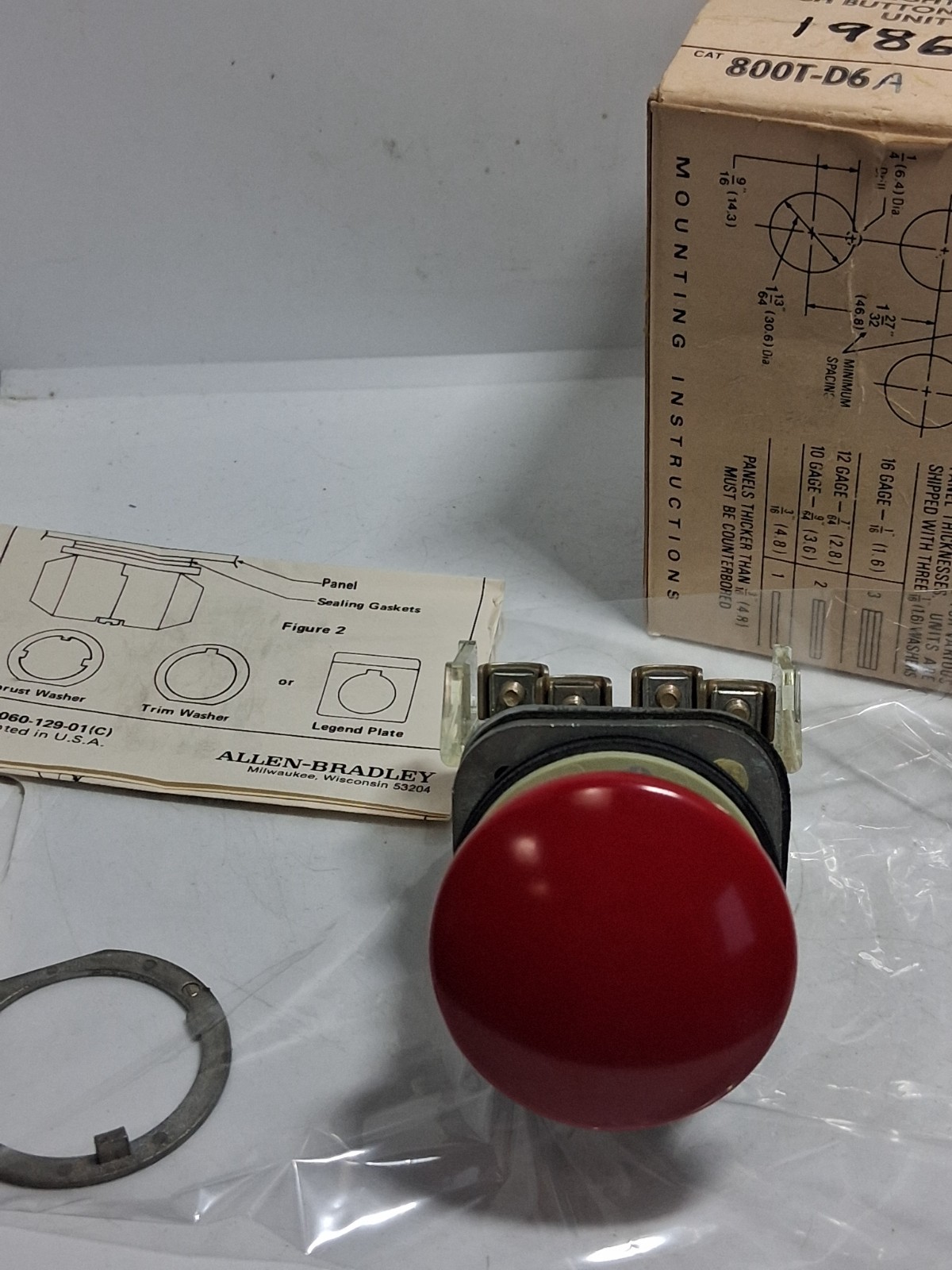 ALLEN BRADLEY 800T-D6A PUSHBUTTON RED MUSHROOM HEAD 1NO/1NC SERIES N NIB