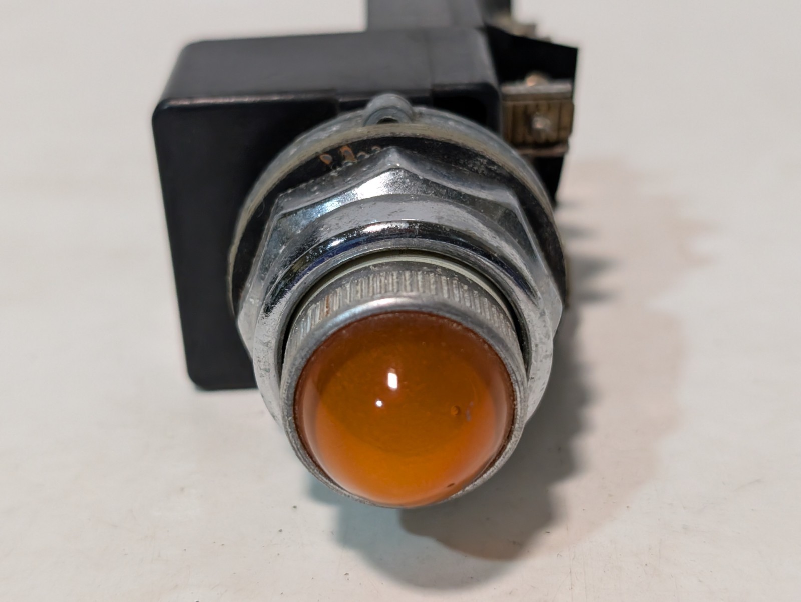Lot of 2 Square D 9001KM1 amber pilot light modules, 110/120VAC, 30mm, as shown