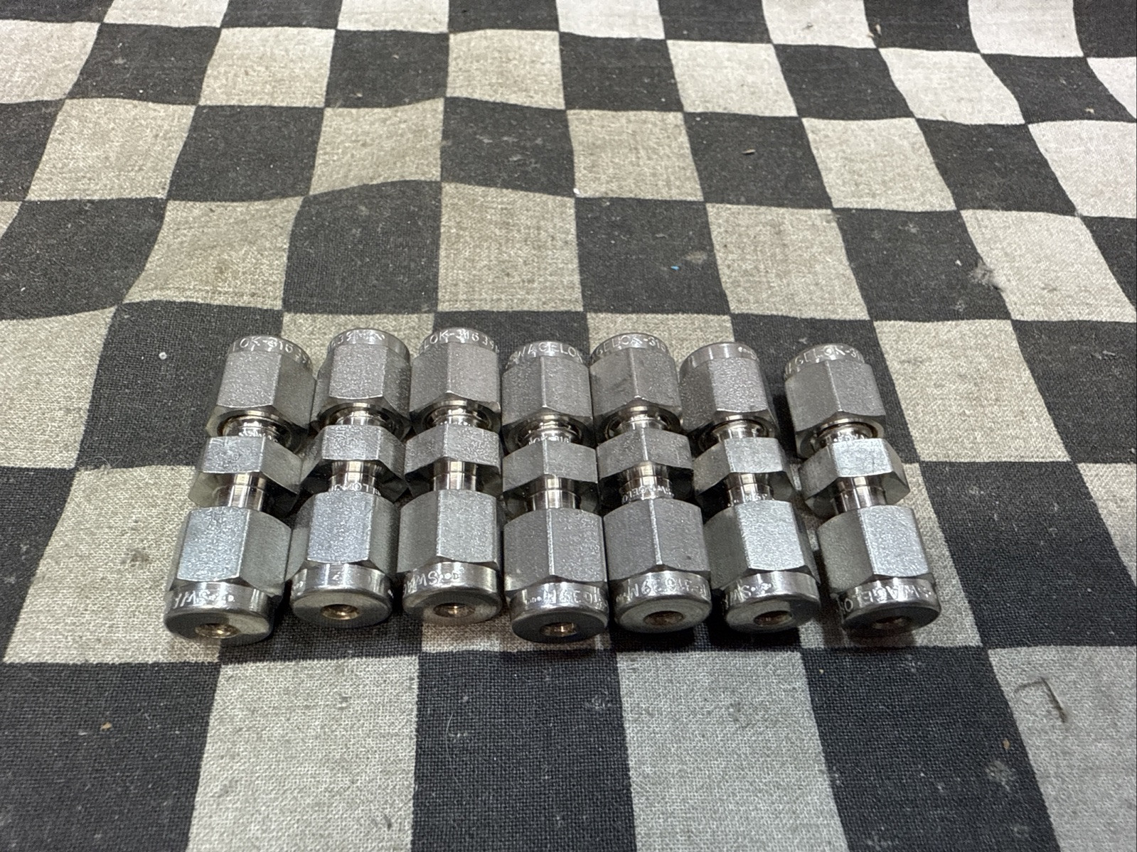 Swagelok SS-200-6 & SS-200-1-2, Union 1/8″ & Male, LOT OF 8, SHIPSAMEDAY#ZF1G