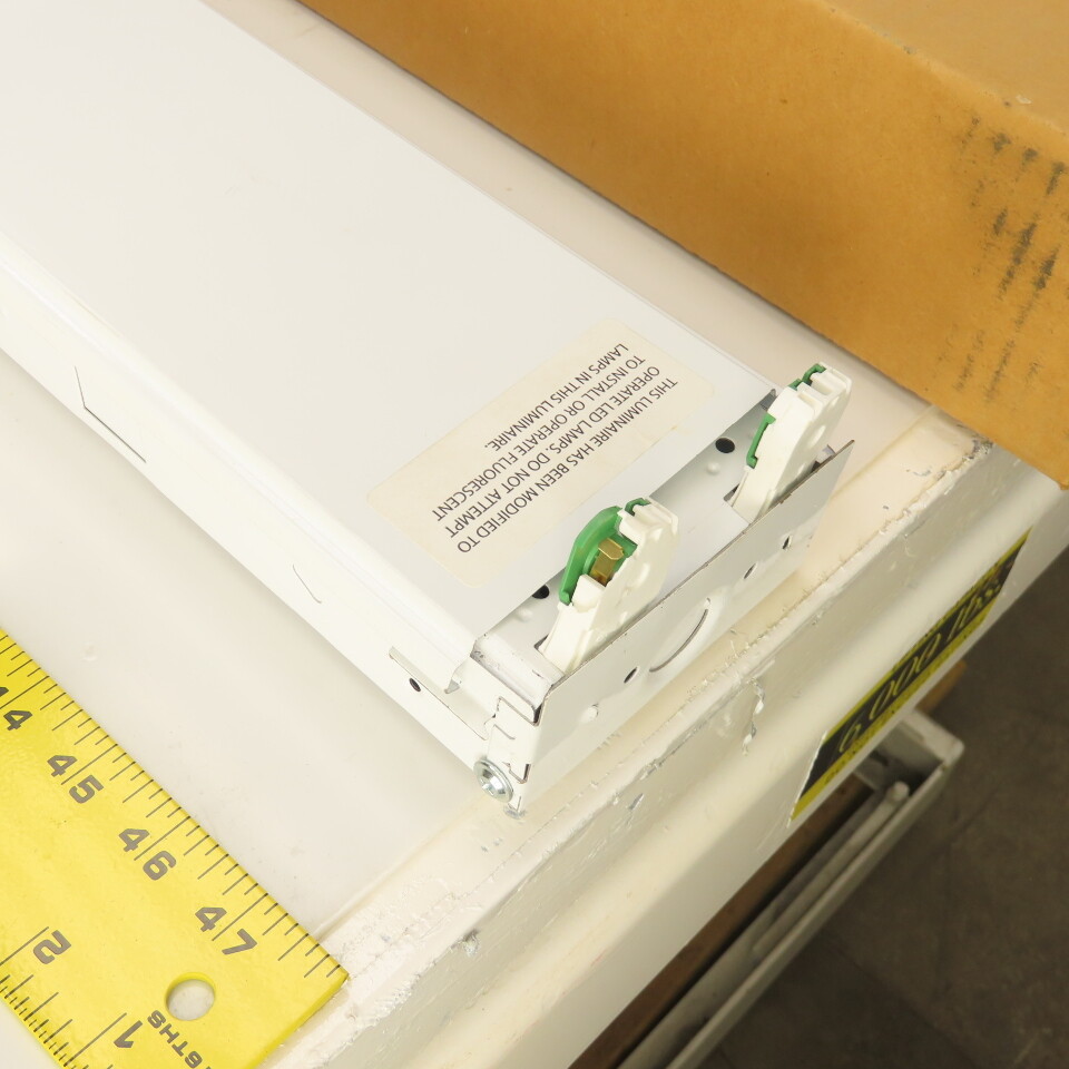 Techbrite T442SSUBCXX00P0 48″ 2 Lamp LED T8 Strip Light Fixture No Bulbs