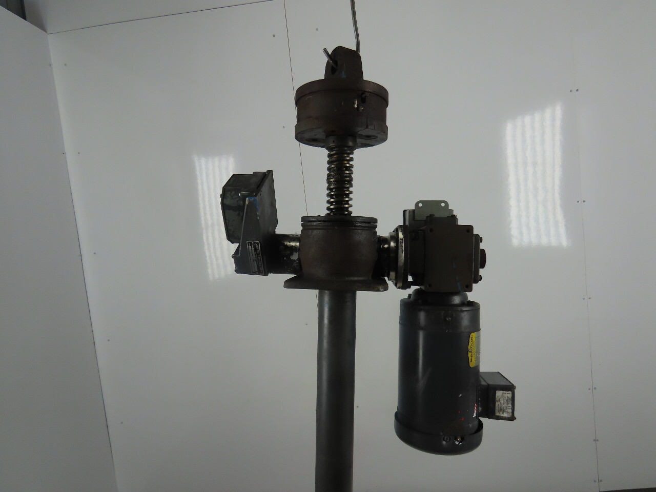 Joyce Dayton 10 Ton 36″ Machine Comdrive Screw Jack W/ 575V 3Ph Motor & Limit