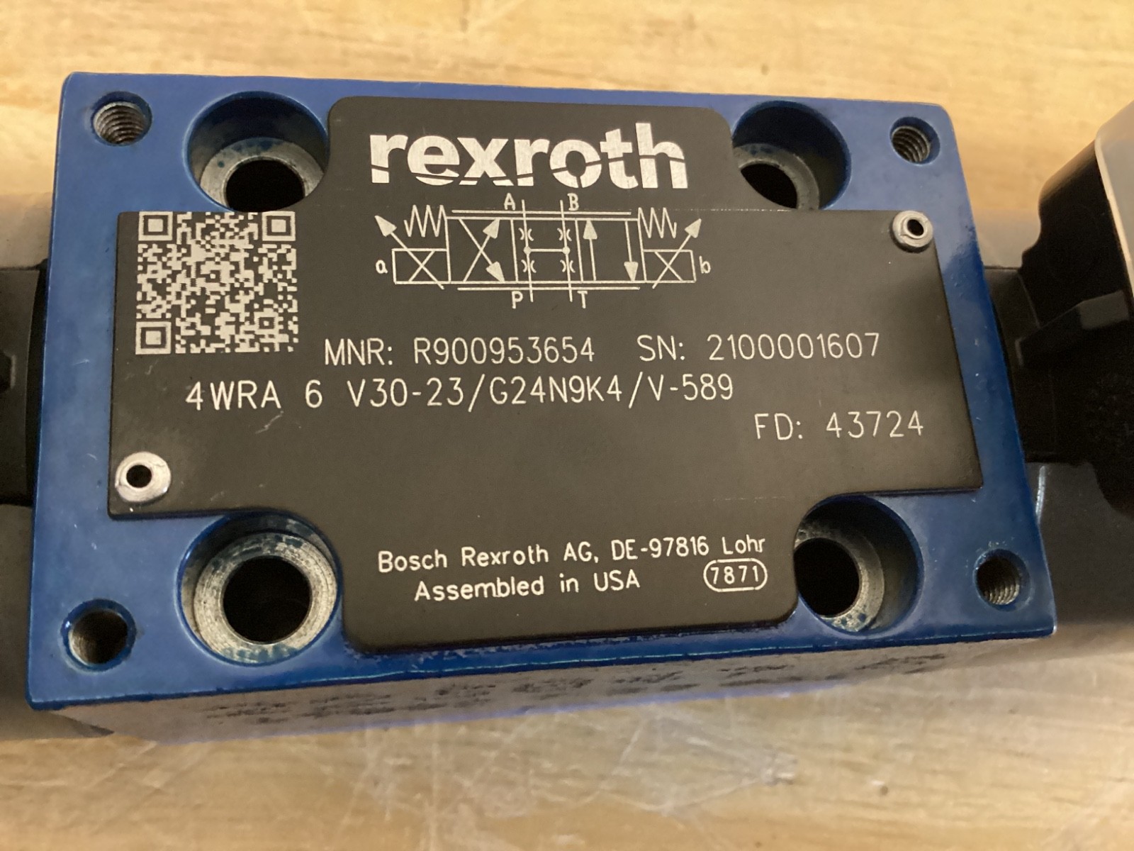 R900953654 Bosch Rexroth Hydraulic Proportional Directional Control Valve
