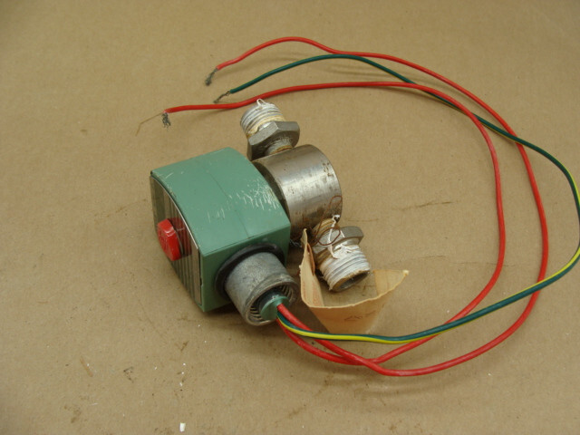ASCO RED HAT SOLENOID VALVE 8262G230E 1/4″ NPT 17.1 WATTS 90PSI AIR/INERT GAS