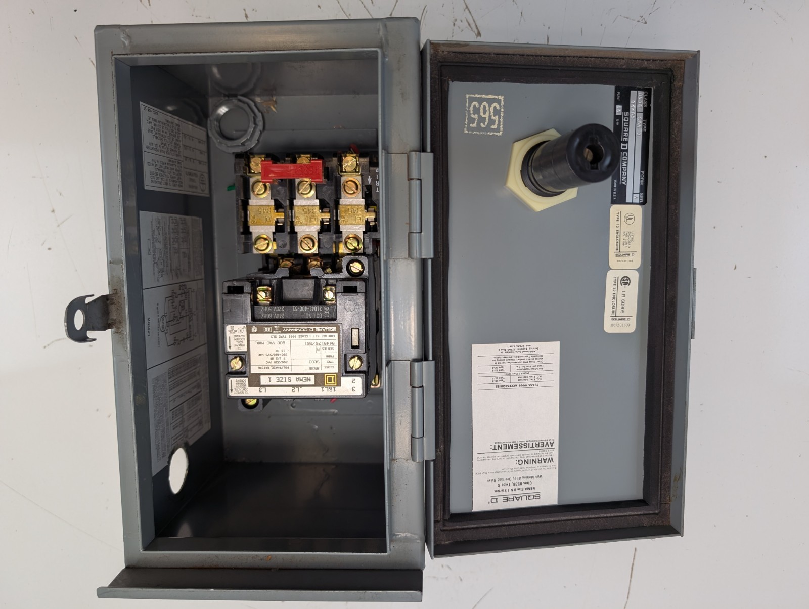 SQUARE D 8536 SCA-3 S AC MAGNETIC STARTER SER A NEMA 1 120V60Hz/110V50Hz
