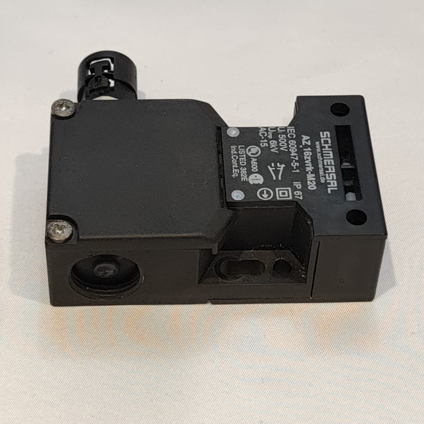 (2) Schmersal Safety Interlock Switch Latch AZ16-ZVRK-M20