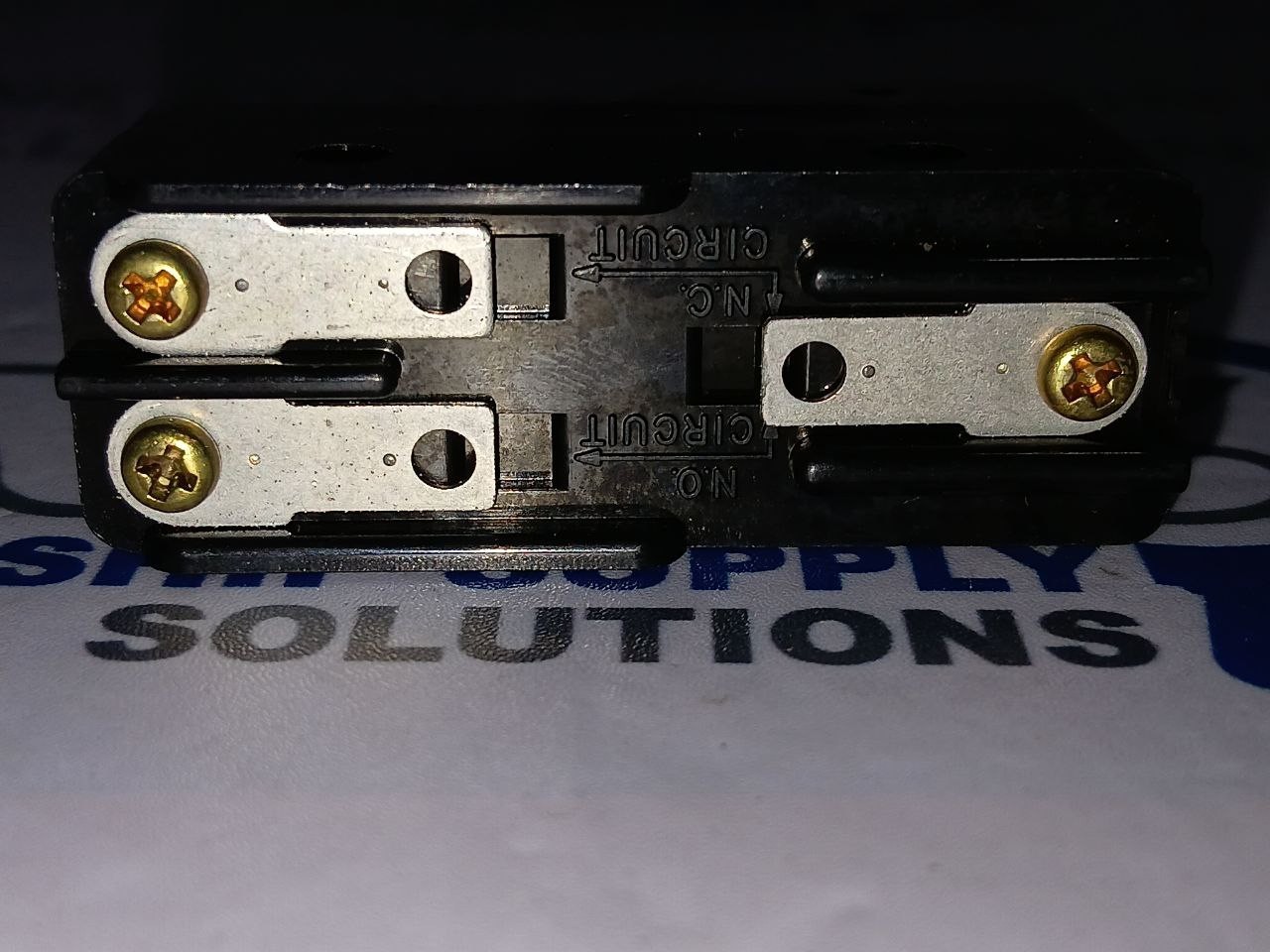 Yamatake Honeywell BZ-2RW822-J Micro Switch 15A-125 -250 OR 480V AC