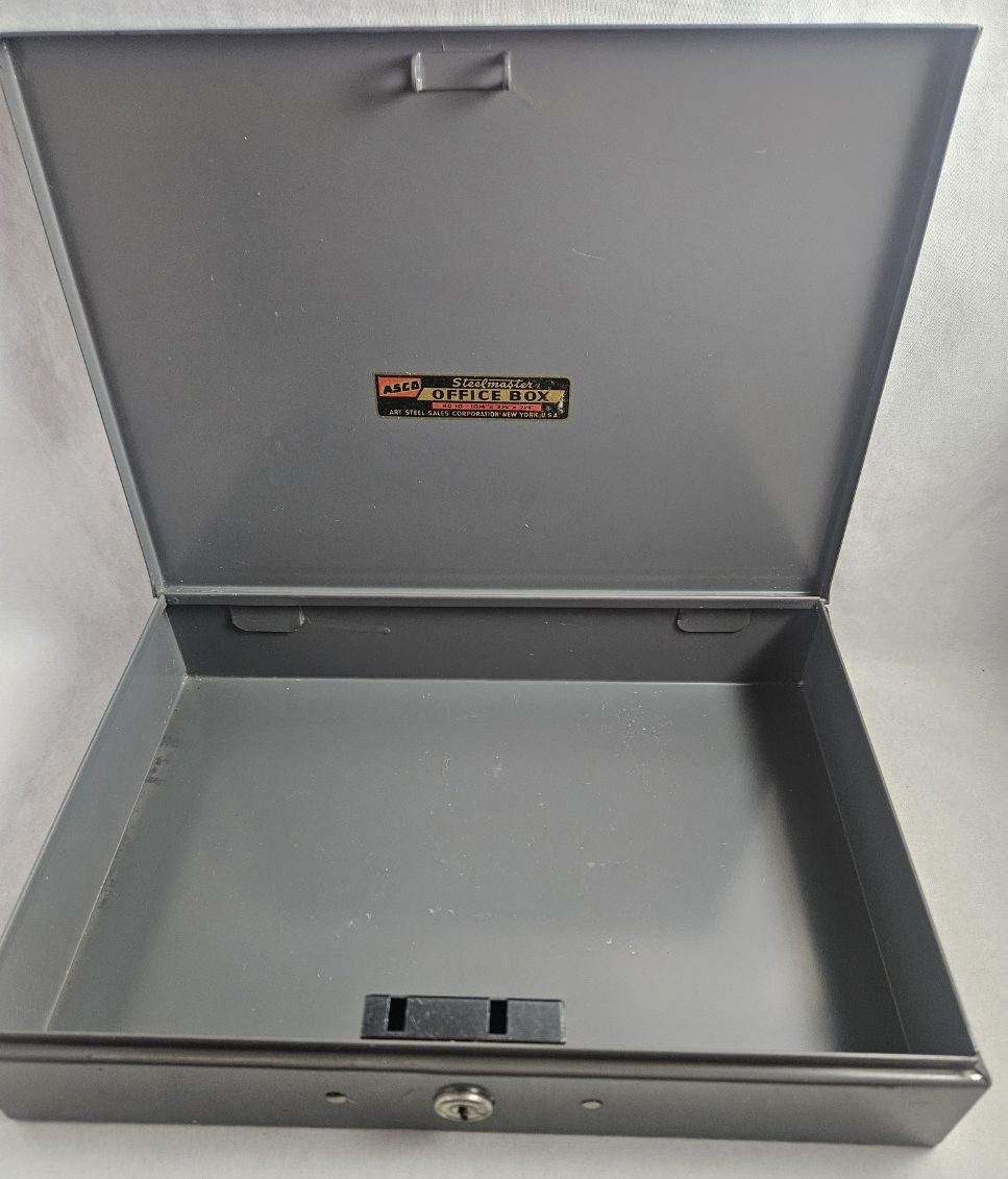 Vintage ASCO #10 Steelmaster Bond Strong Cash Metal Box 2 Keys