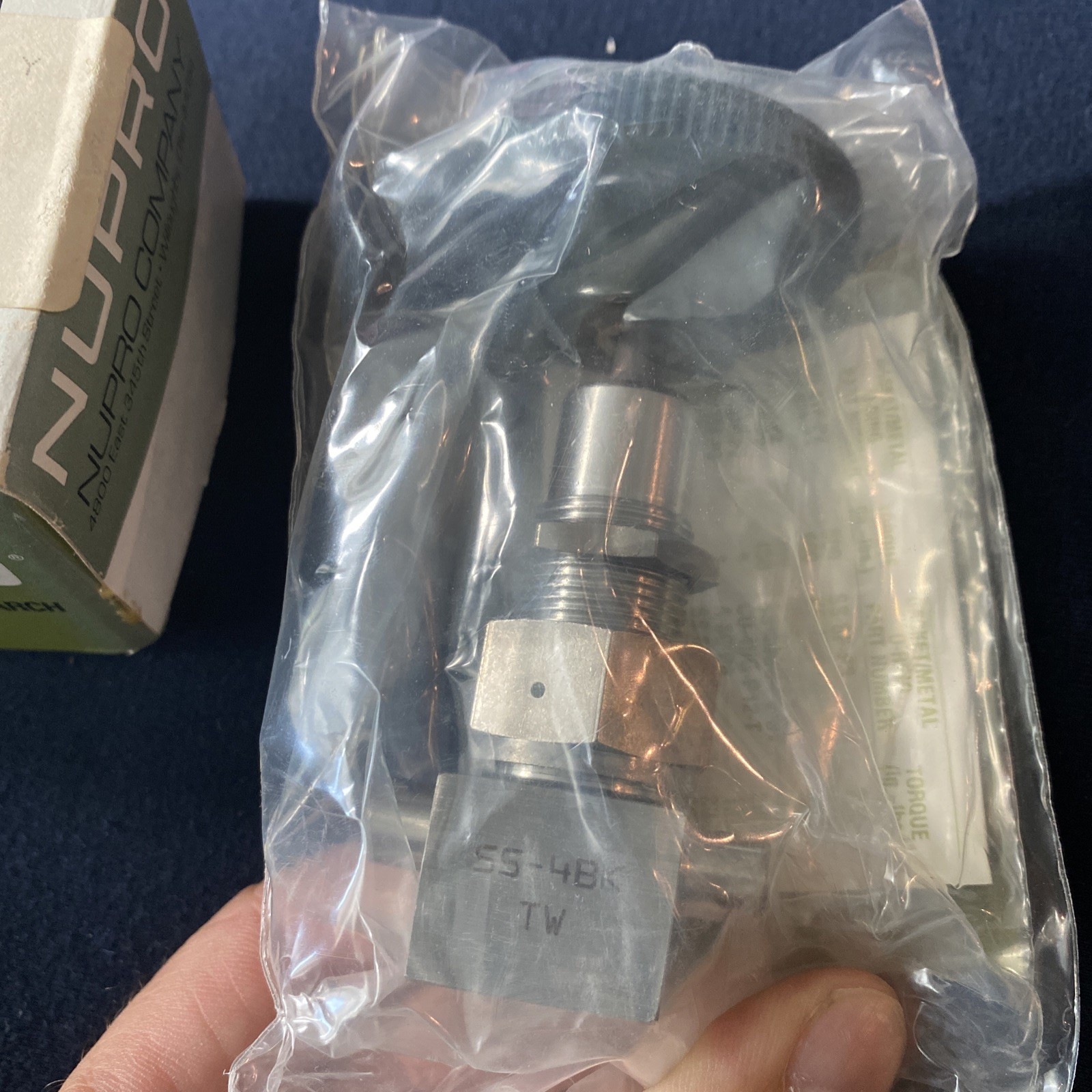 NEW Nupro Swagelok SS-4BK-TW Valve SS4BKTW