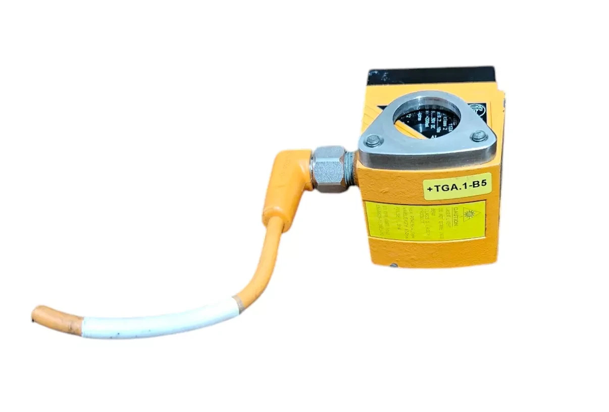 IFM ELECTRONIC 01D100 01DLF3KG LASER DISTANCE SENSOR RANGE: 0.2-10 M, 30VDC