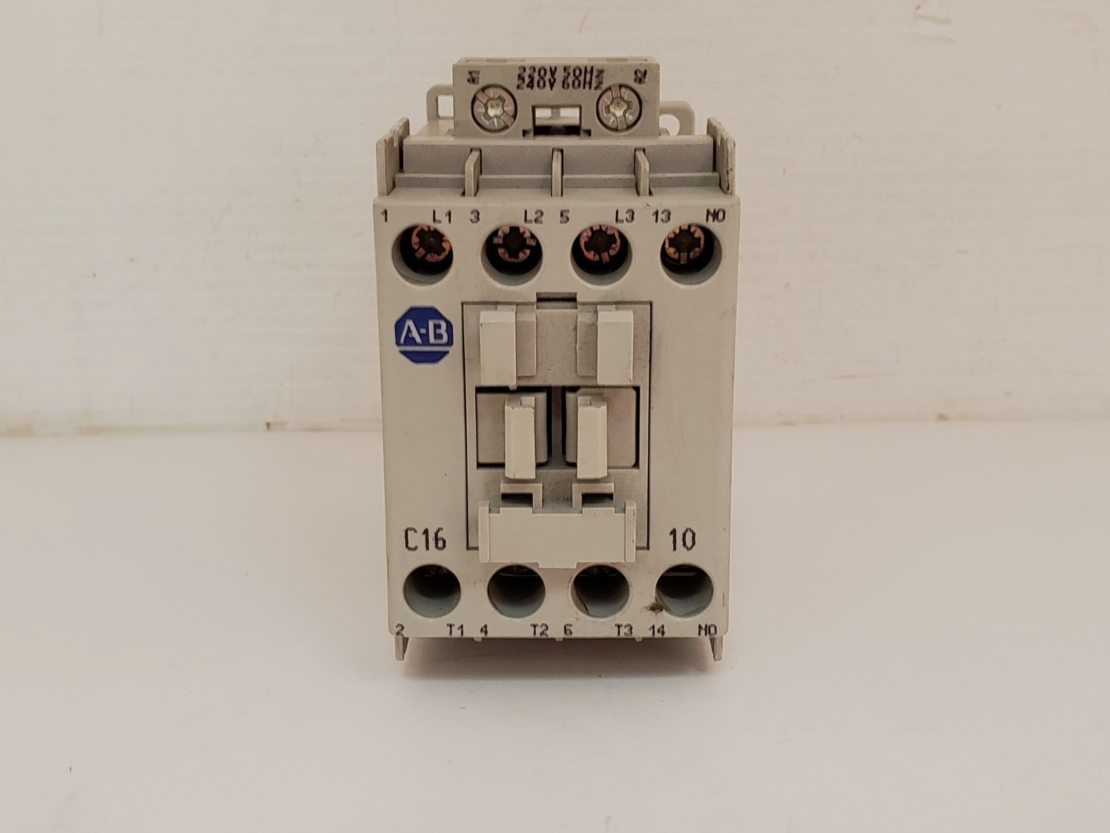 ALLEN BRADLEY 100-C16F10 CONTACTOR 220/240V 50/60HZ SERIES B