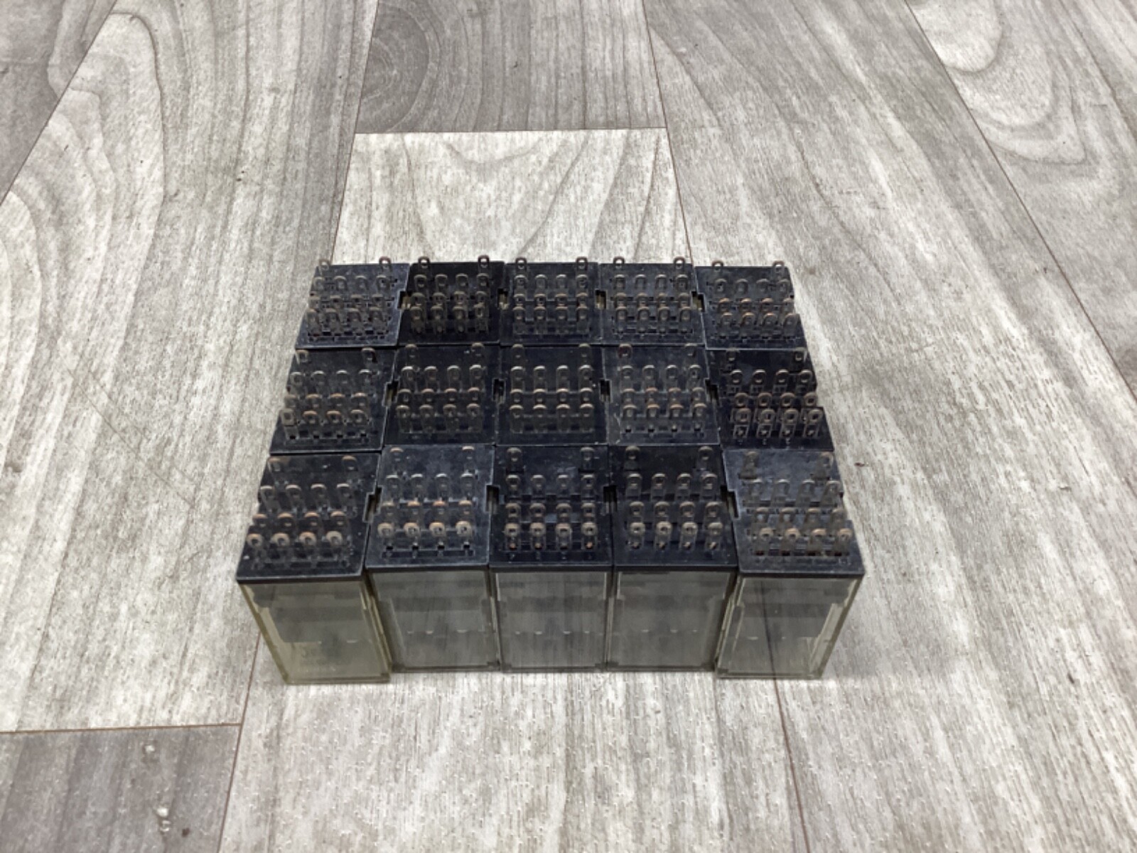 Lot Of 15 Omron MY4N-D2 Relay 14 Pin 24VDC #18F56