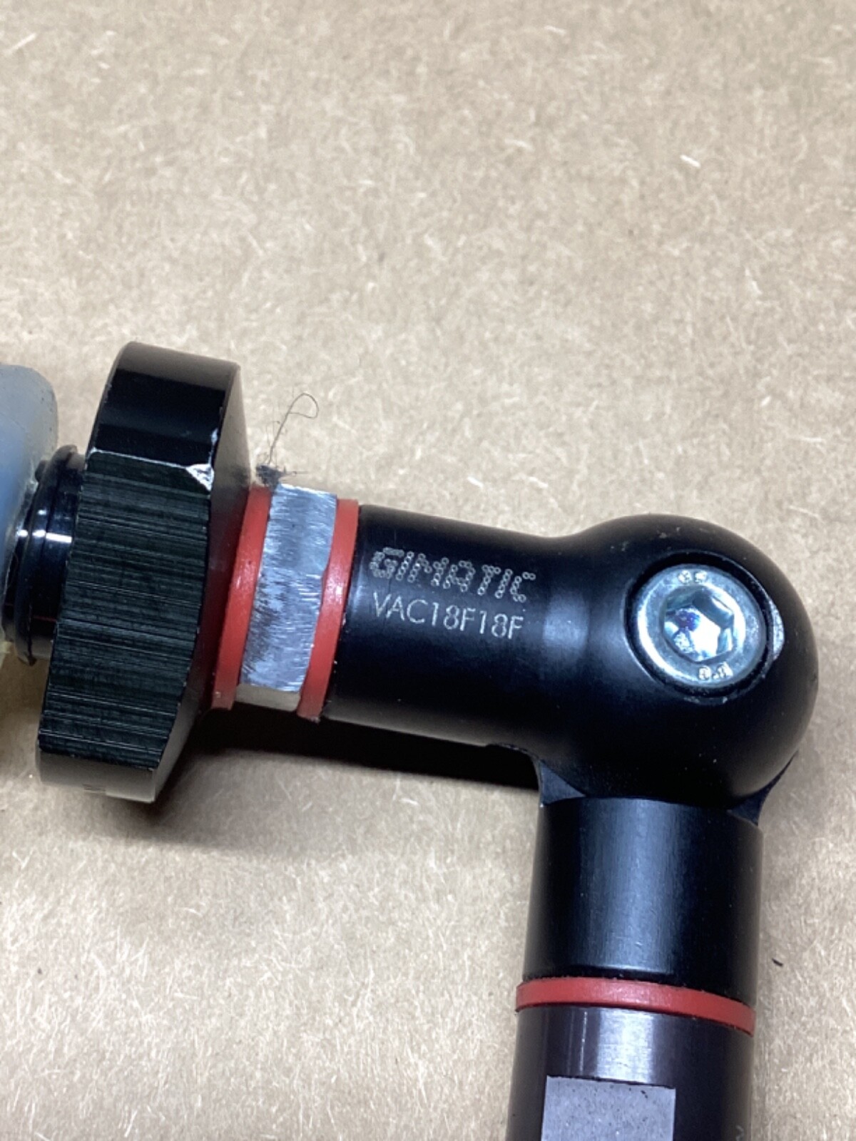Gimatic MFI-A151 / with Gimatic VAC18F18F / with white suction cup #103K103