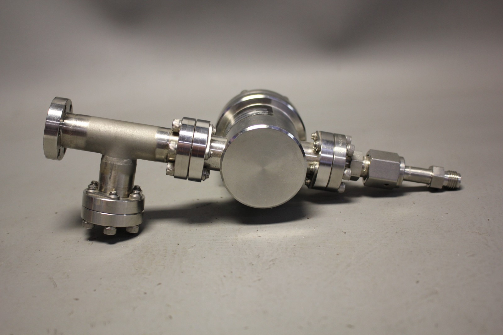 MDC VACUUM PRODUCTS PRECISION VALVE IV-075M
