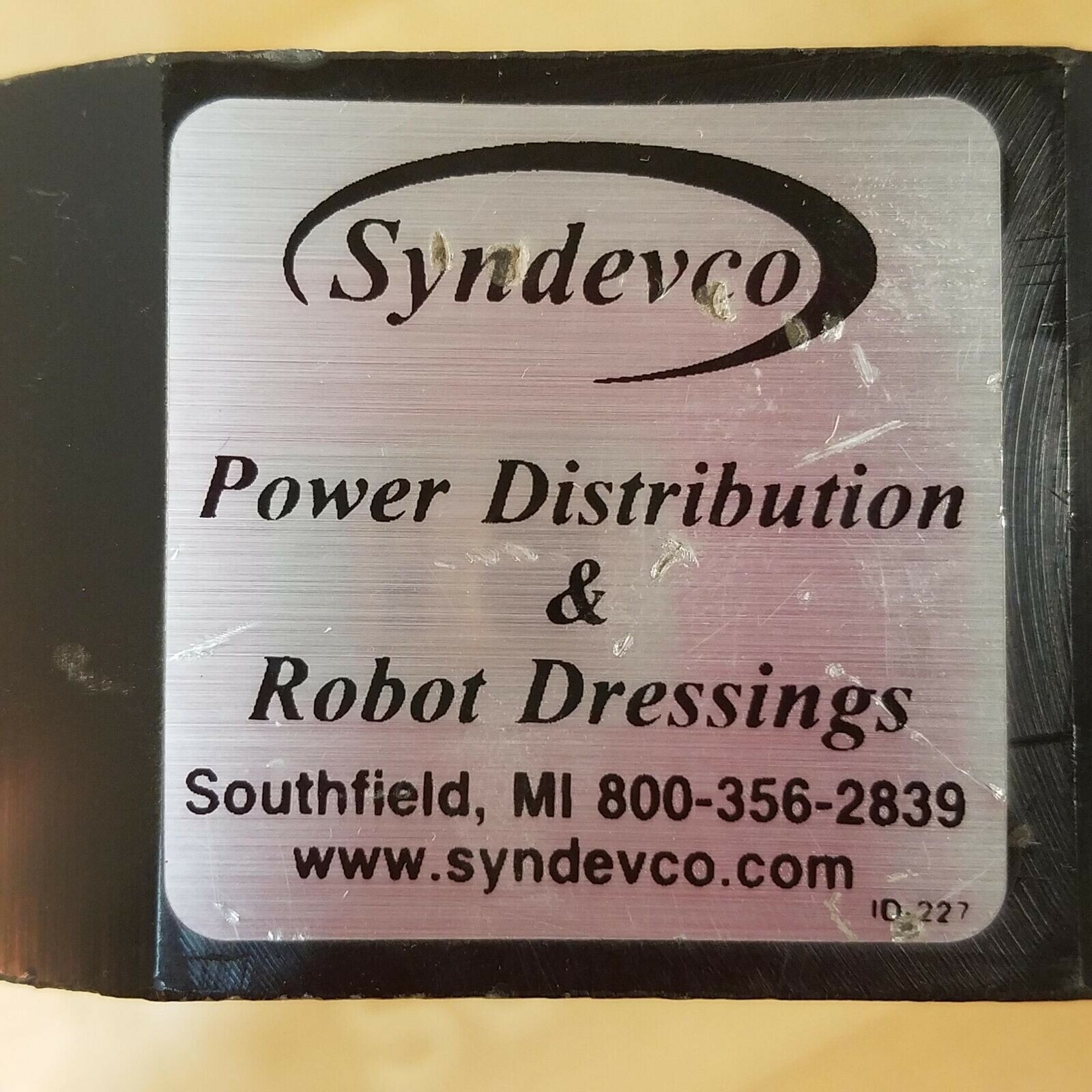 Syndevco UHC-AF-SB-F0-057 cable Swivel Clamp for robot, 102mm ID 