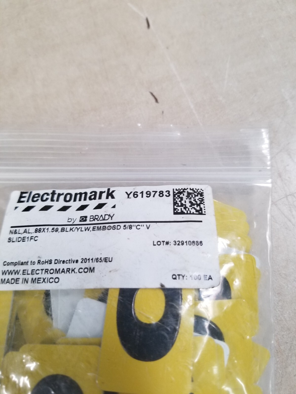 ELECTROMARK Y619802 TAG AL VERTICAL STYLE W 0.024″ THICK 1-19/32″ 100 PACK