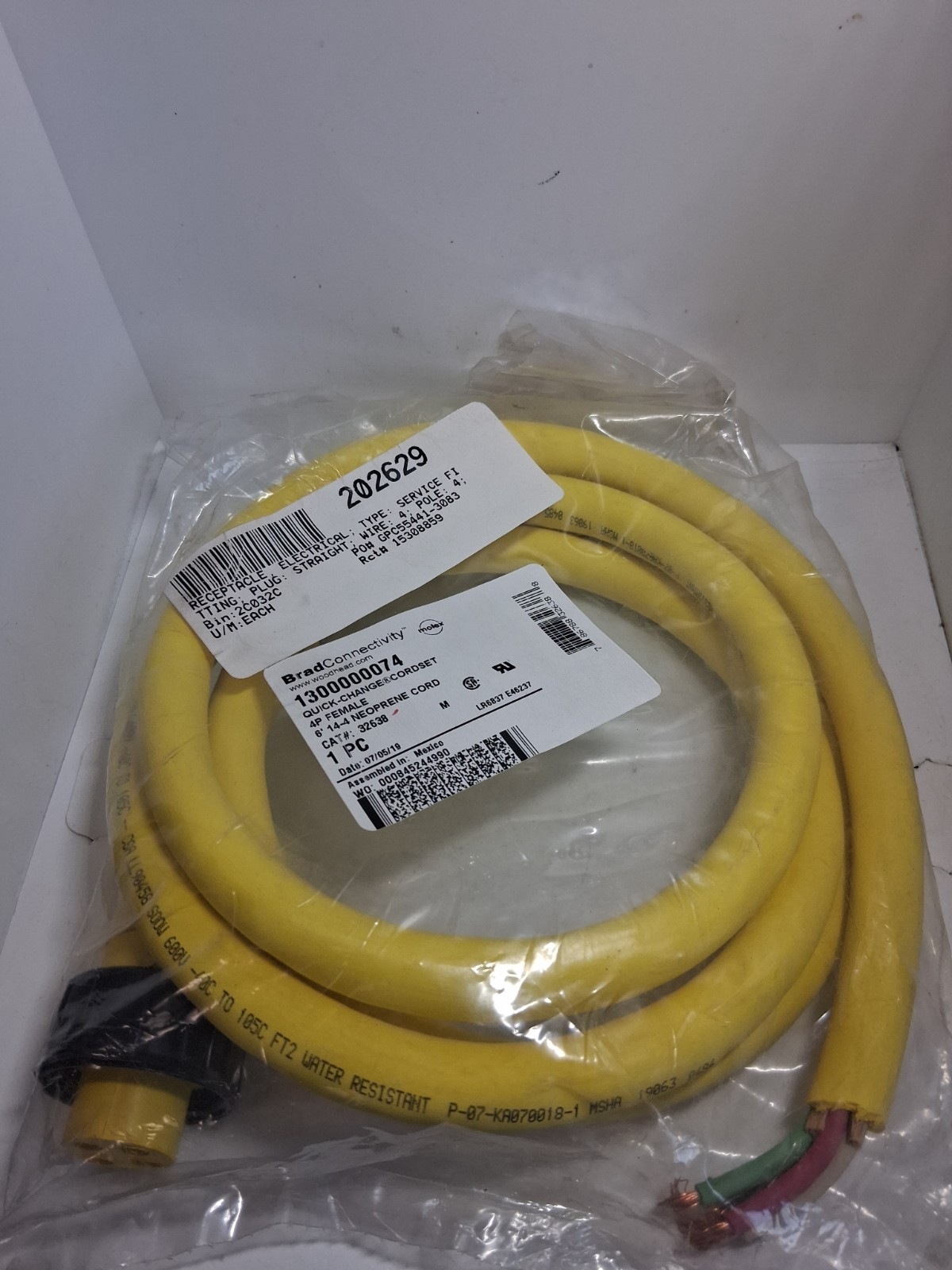 WOODHEAD BRAD CONNECTIVITY 1300000074 CORDSET 4P FEMALE 6′ NEORENE NIB