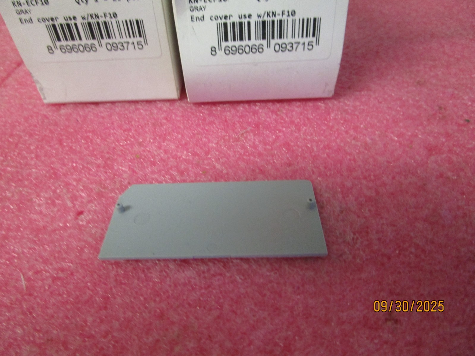 Qty (100) Automation Direct Konnect-IT End Cover Use w/KN-F10 Gray # KN-ECF10