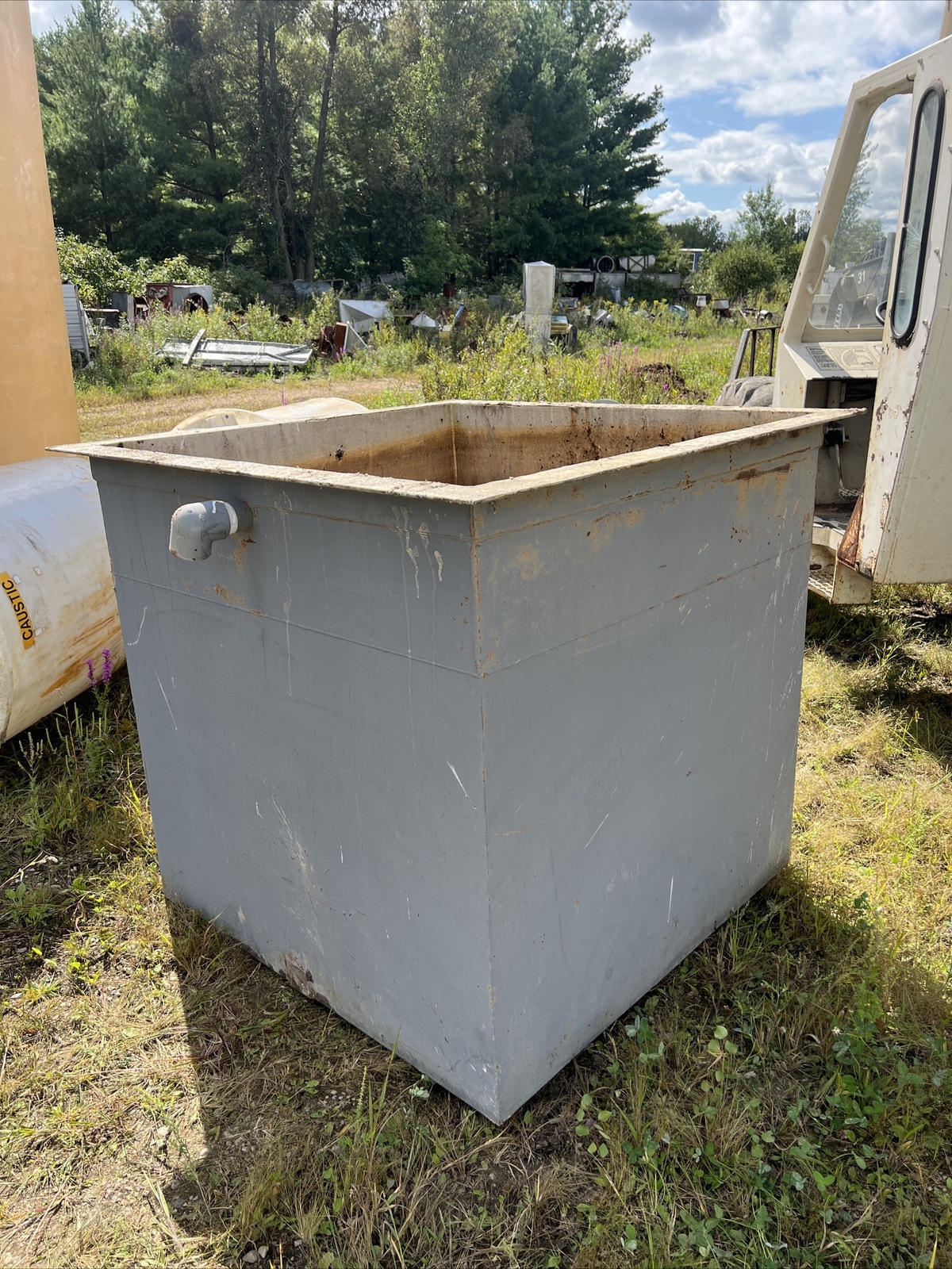 400 Gallon Vertical Steel Storage Tank w/ Fiberglass Lining