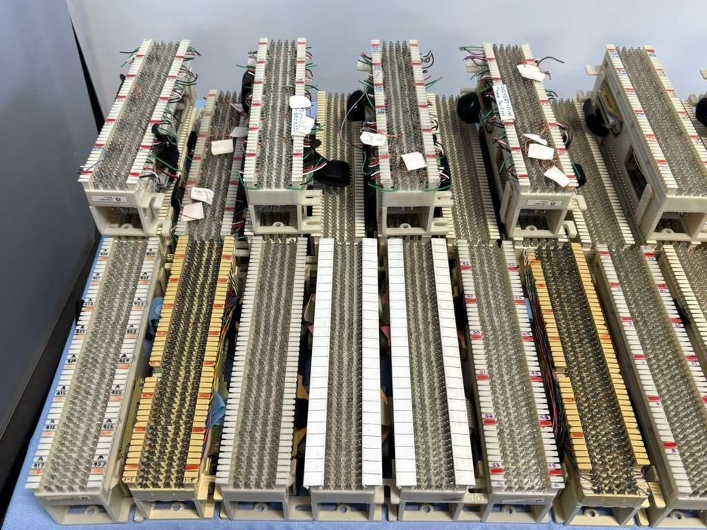 *LOT OF 42* The Siemon Company 50 Pair Punch Down Block Part S66M1