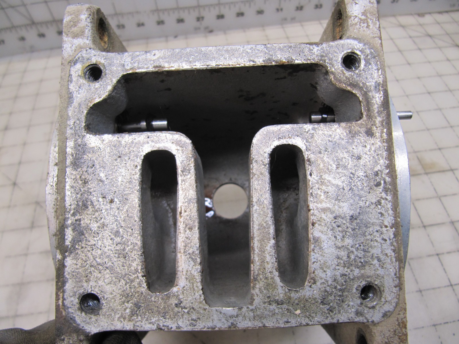 Used Warren Rupp Intermediate Bracket For Sandpiper Diaphragm Pump SB1 1/2
