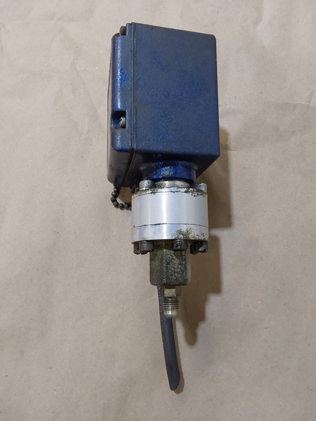 ITT NEO-DYN 200P16C3 ADJUSTABLE PRESSURE SWITCH 500-3000PSIG 98087