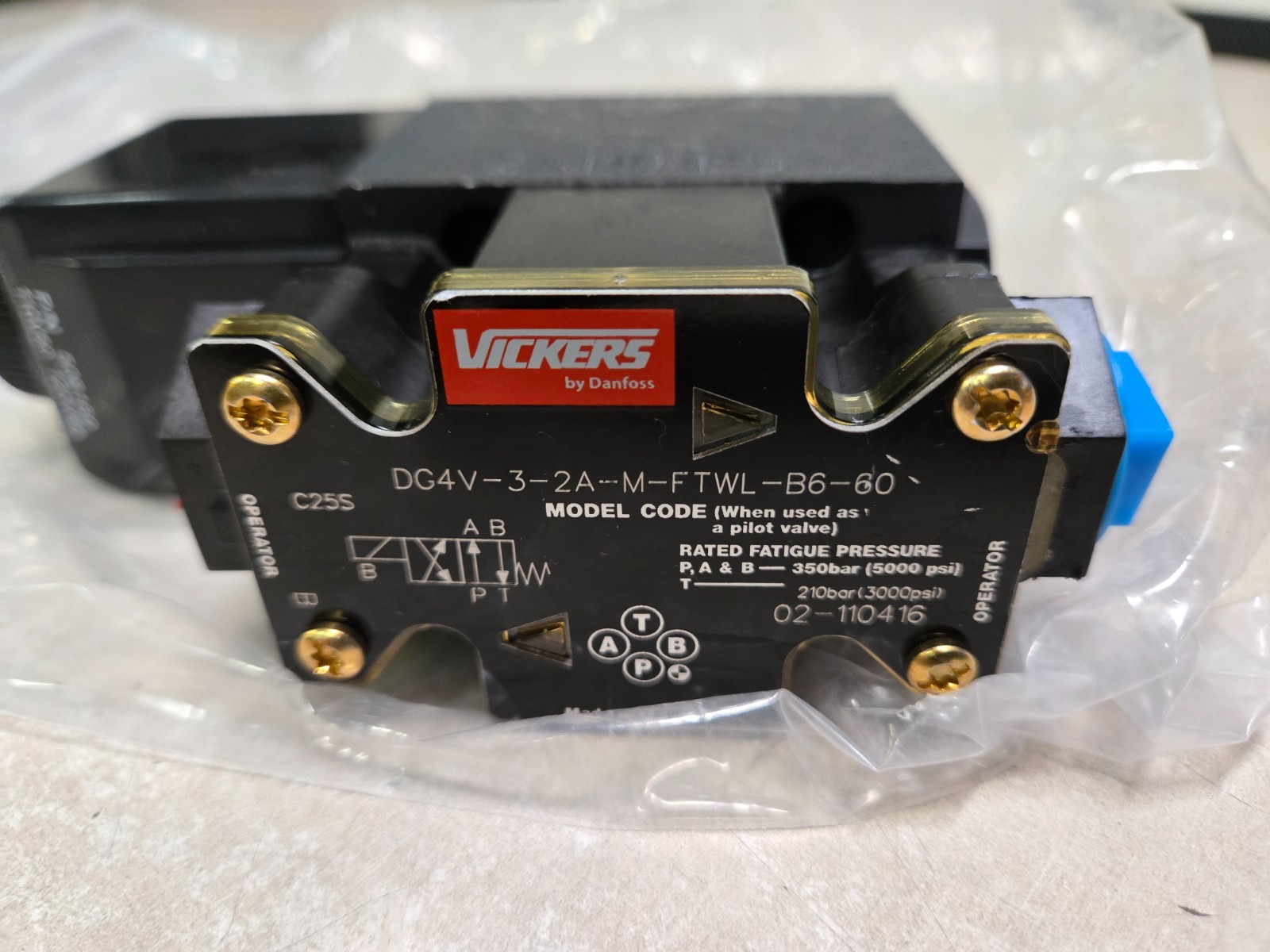 VICKERS BY DANFOSS Directional Control Valve DG4V-3-2A-M-FTWL-B6-60 508169