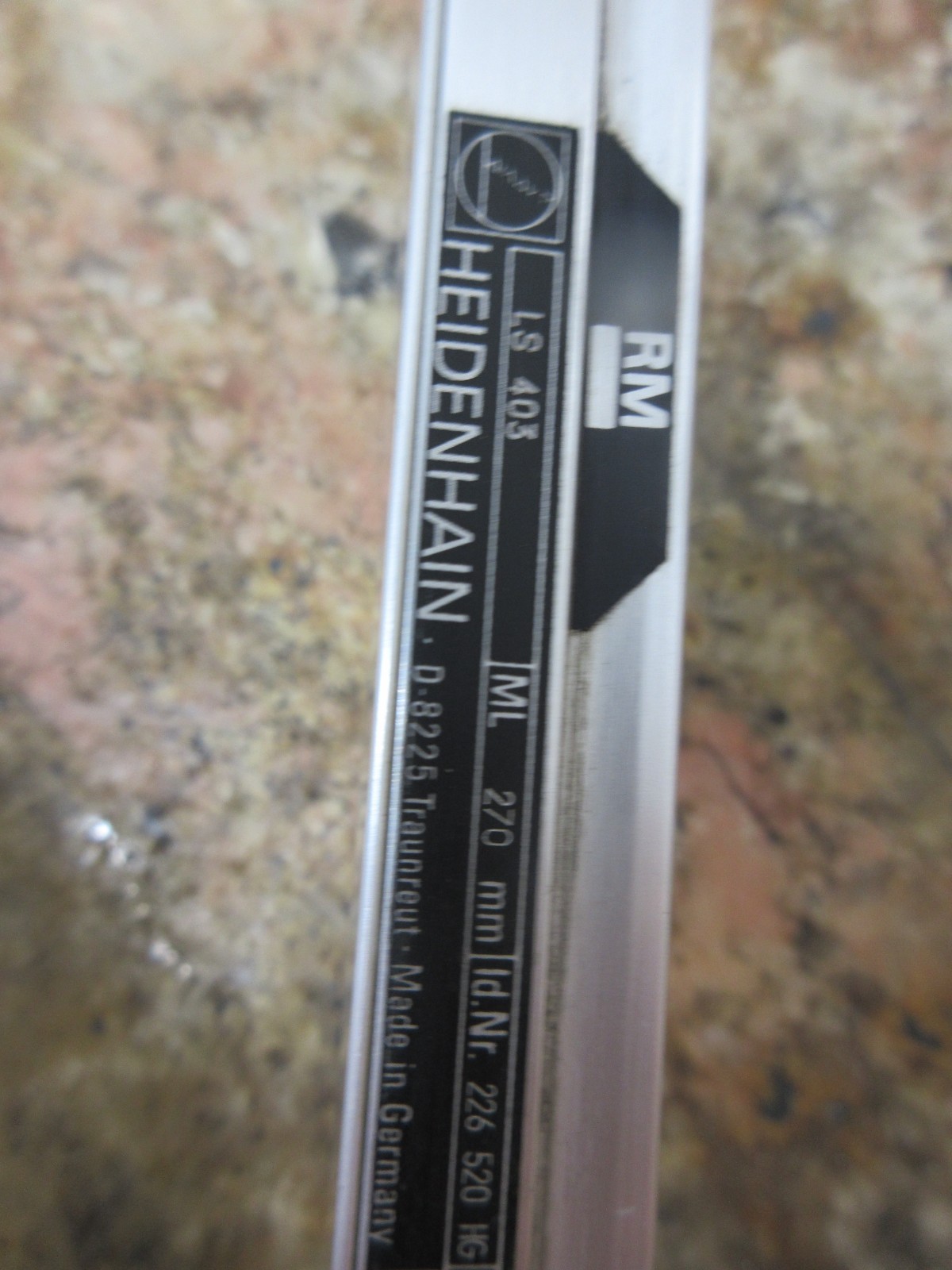HEIDENHAIN LINEAR SCALE ENCODER LS403 ML 270 MM ID.NR.225 520 HG EACH 1
