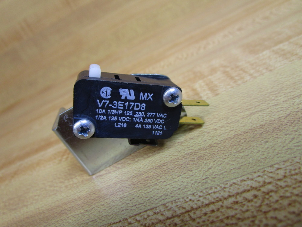 Micro Switch V7-3E17D8 Pin Plunger V73E17D8 W/Bracket (Pack of 4)