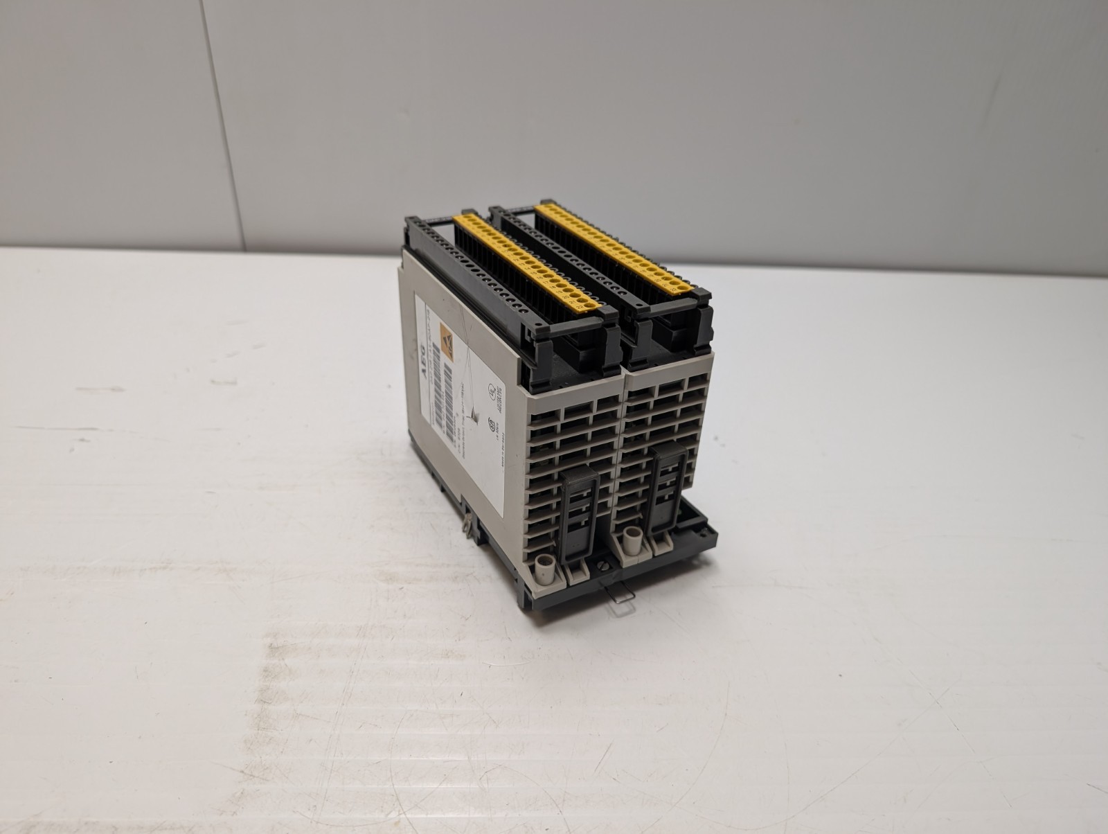 SCHNEIDER ELECTRIC DAP218/AS-BDAP-218 OUTPUT MODULE 115VAC