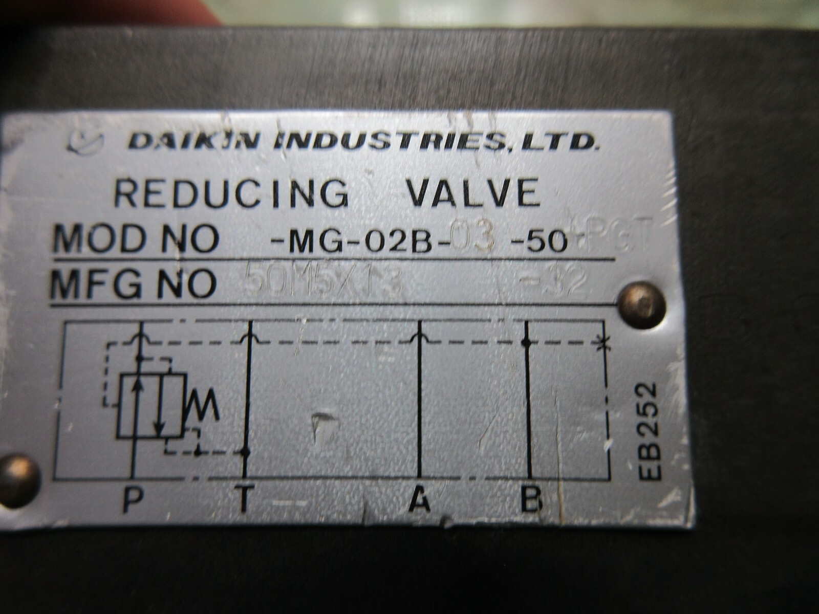 DAIKIN INDUSTRIES VALVE MOD NO MG-02B-03-50-PGT MFG 50M5X13 .LOT OF 3 PIECES