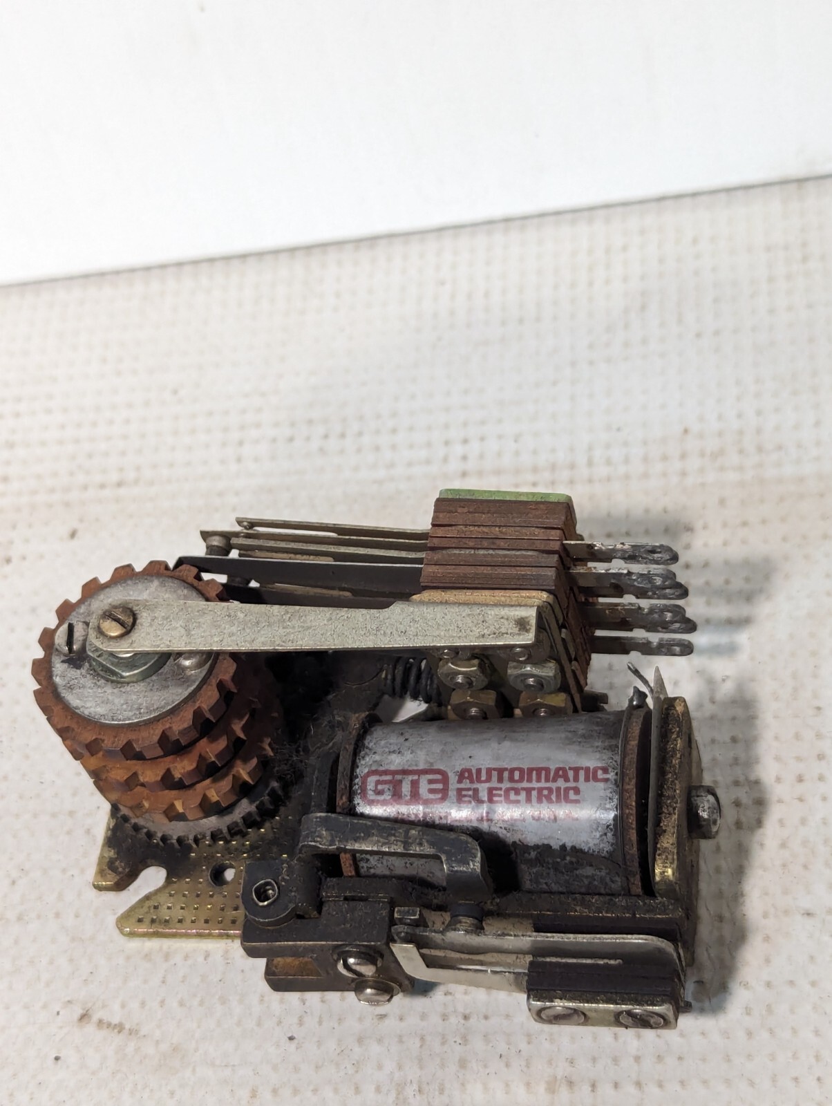 GTE Automatic Electric PY193137 compact switch