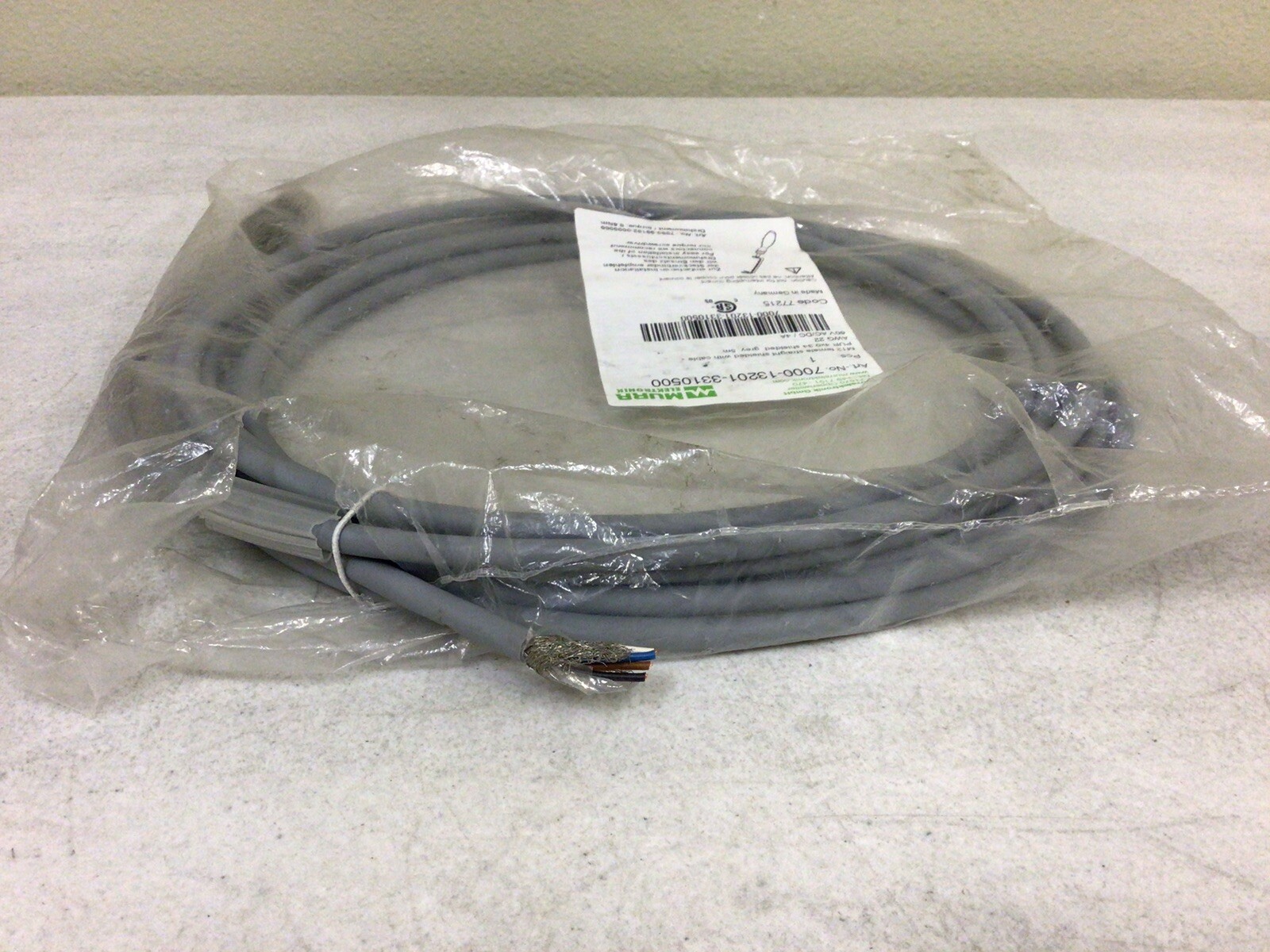 NEW, MURR 7000-13201-3310500 M12 GREY FEMALE STRAIGHT SHIELDED W/CABLE AWG 22