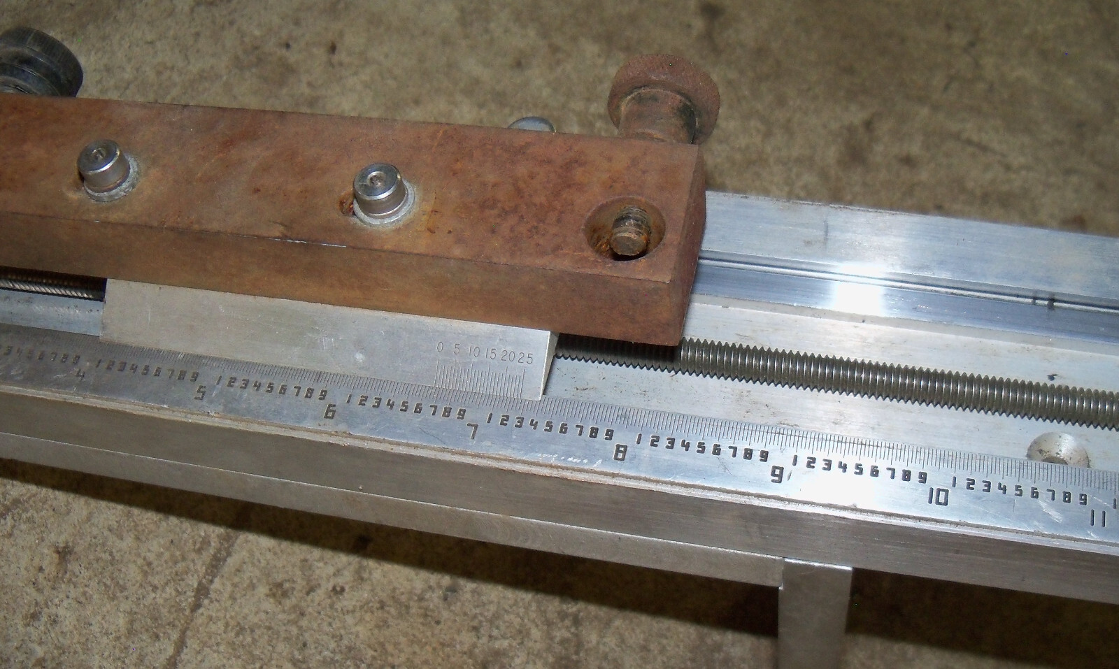 Velmex Manual Linear UniSlide Assembly A2500, 16″ Scale
